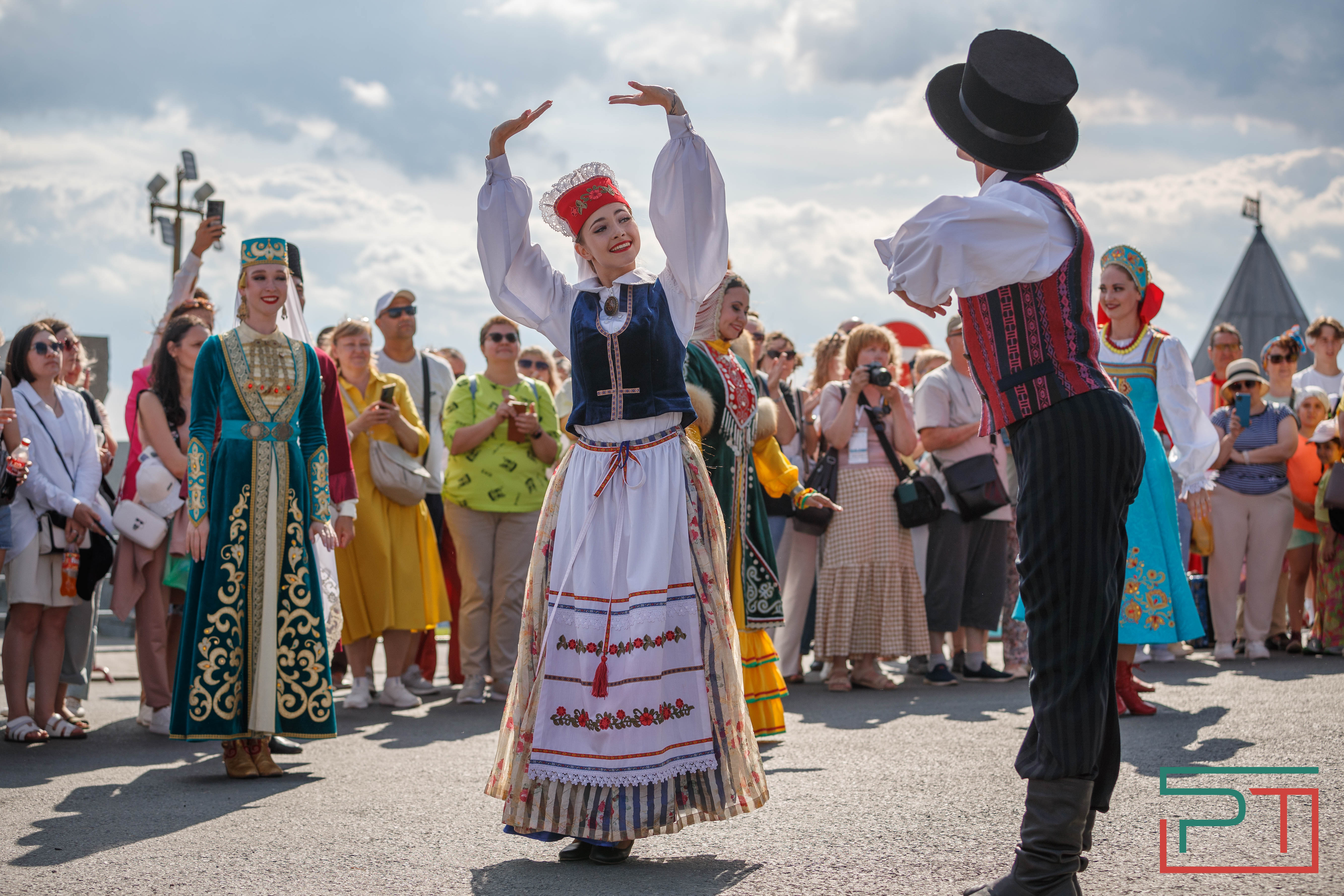 Всероссийская детская Фольклориада стартовала в Казани