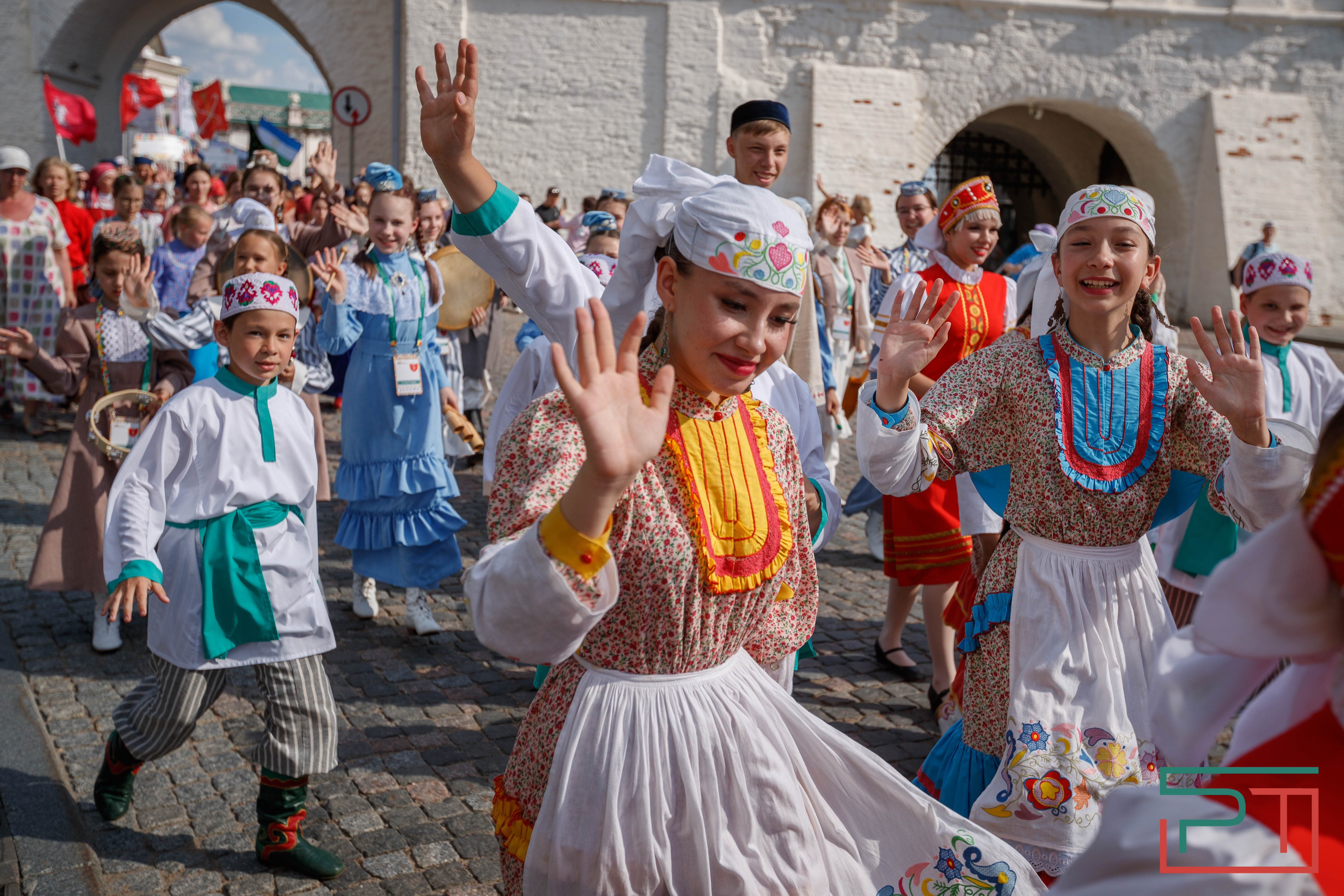 Всероссийская детская Фольклориада стартовала в Казани