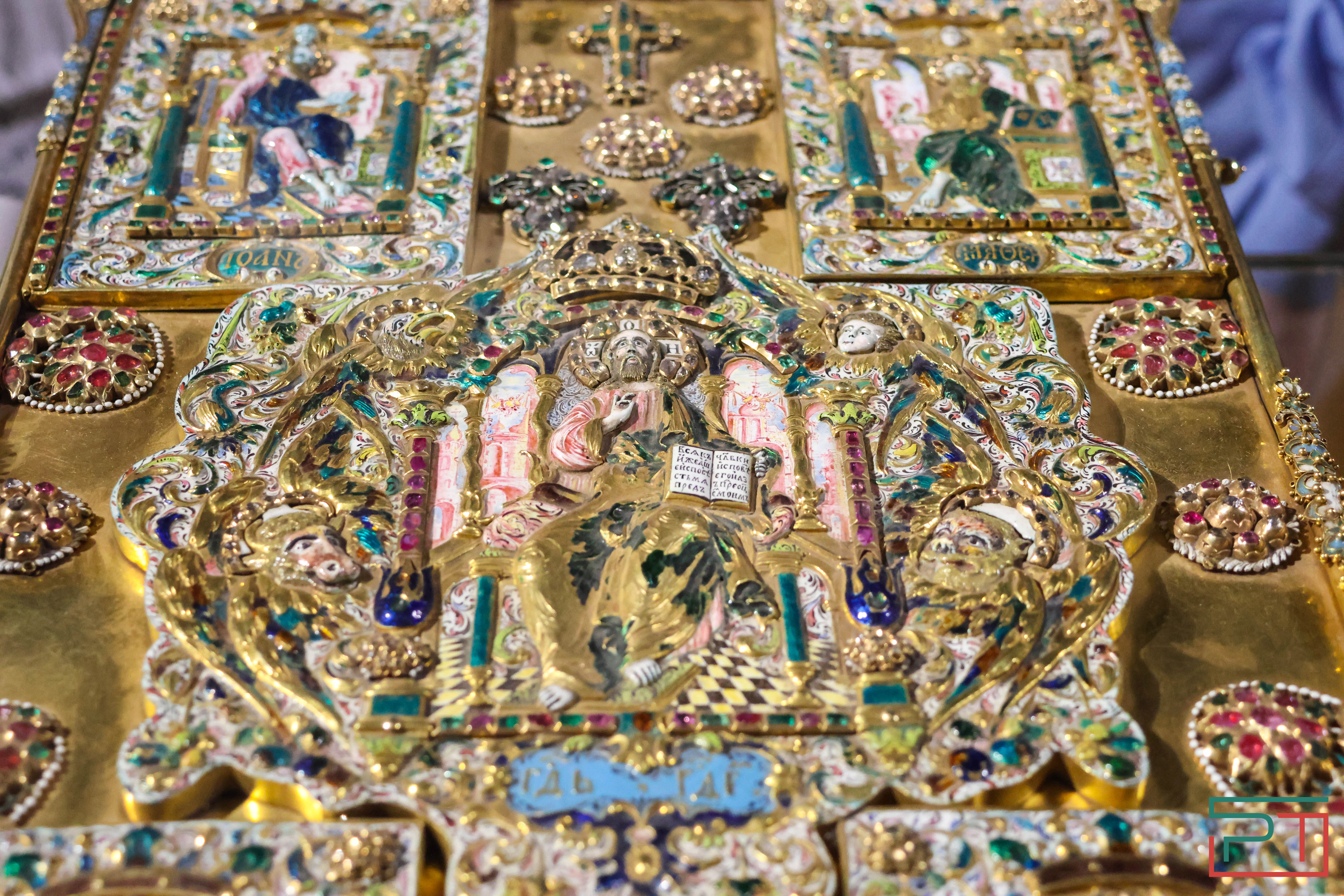 Выставка "Литургия с Патриархом"