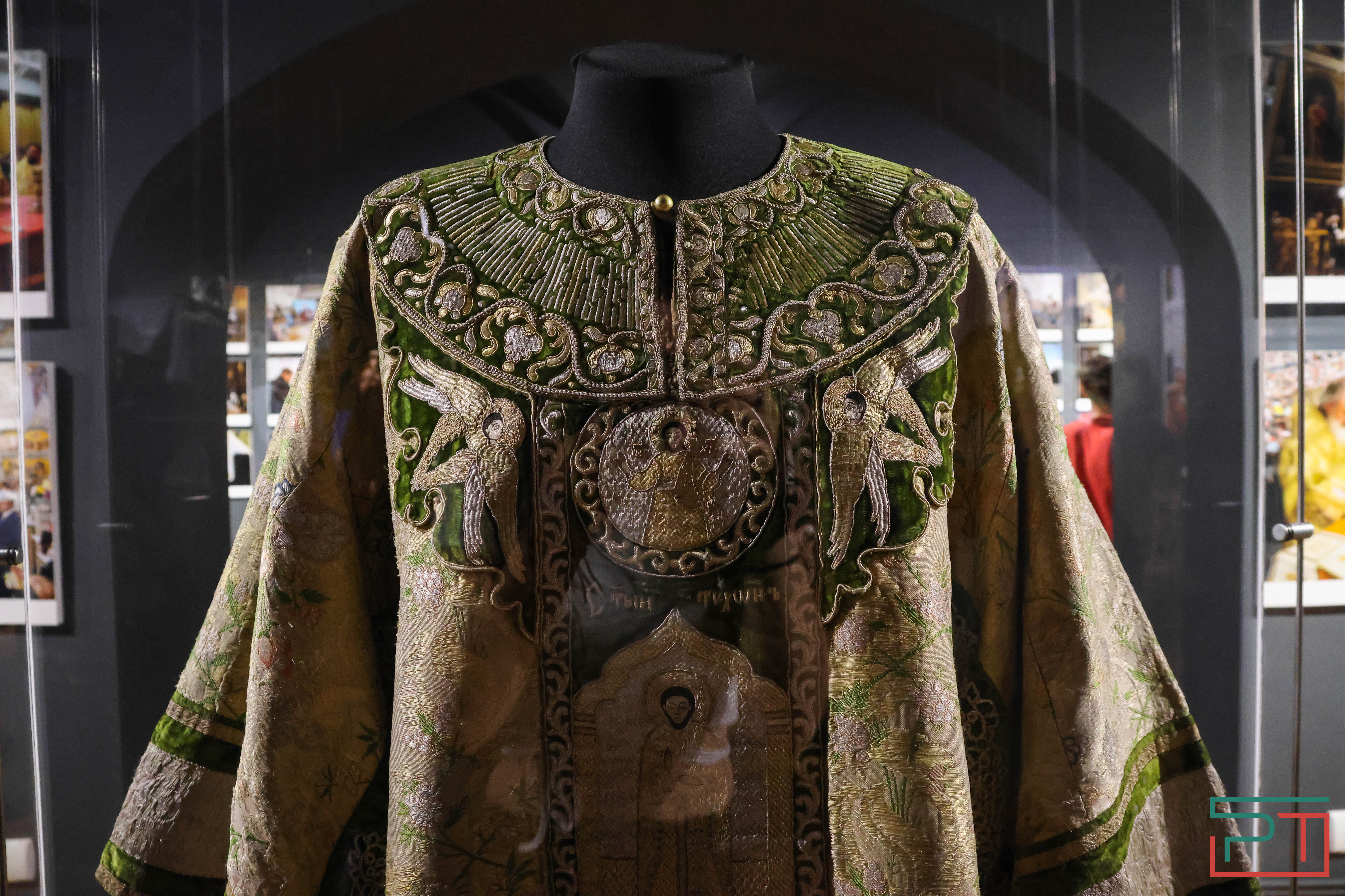 Выставка "Литургия с Патриархом"