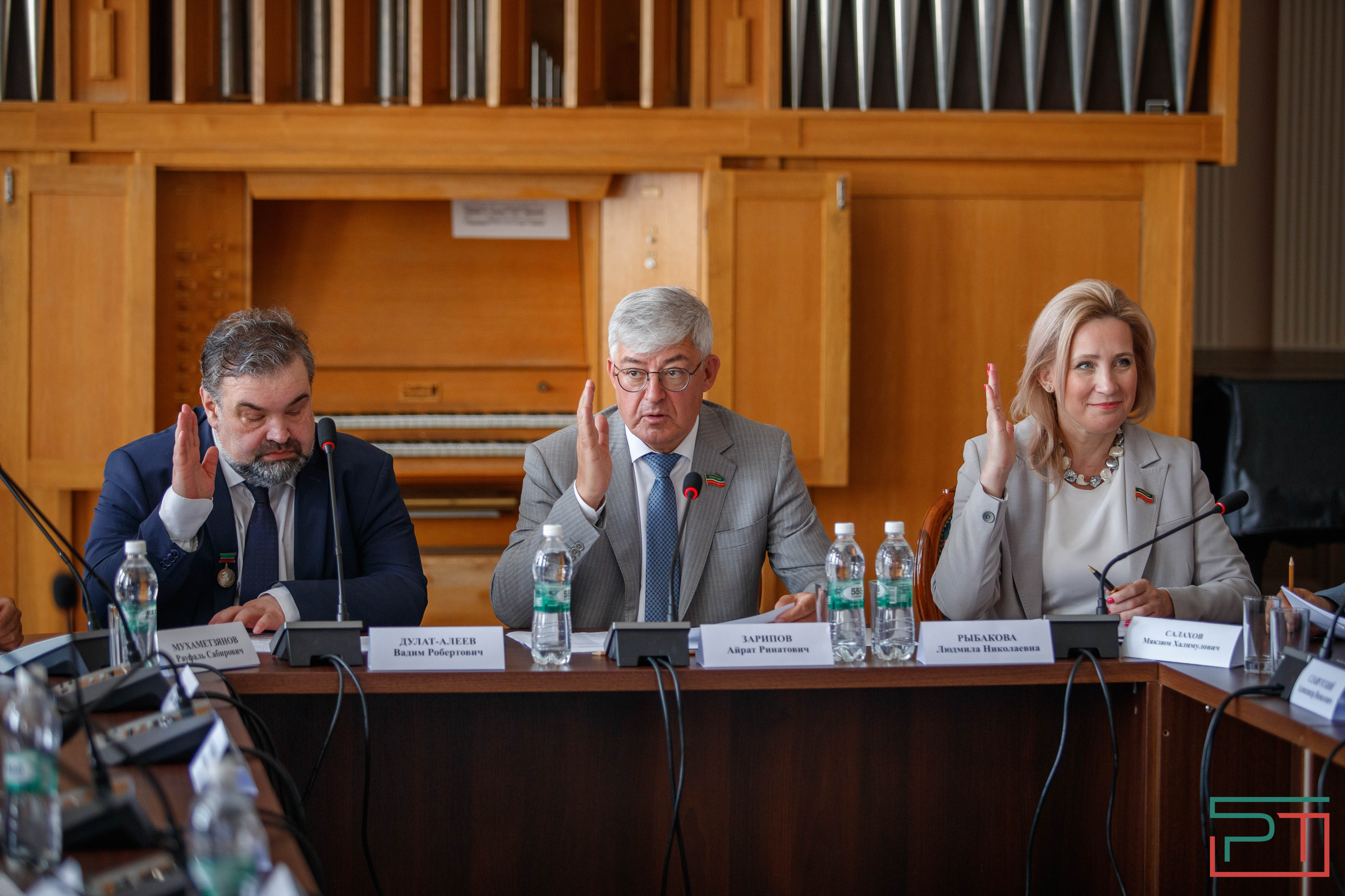 Заседание Комитета по образованию, культуре, науке и национальным вопросам прошло в Казани