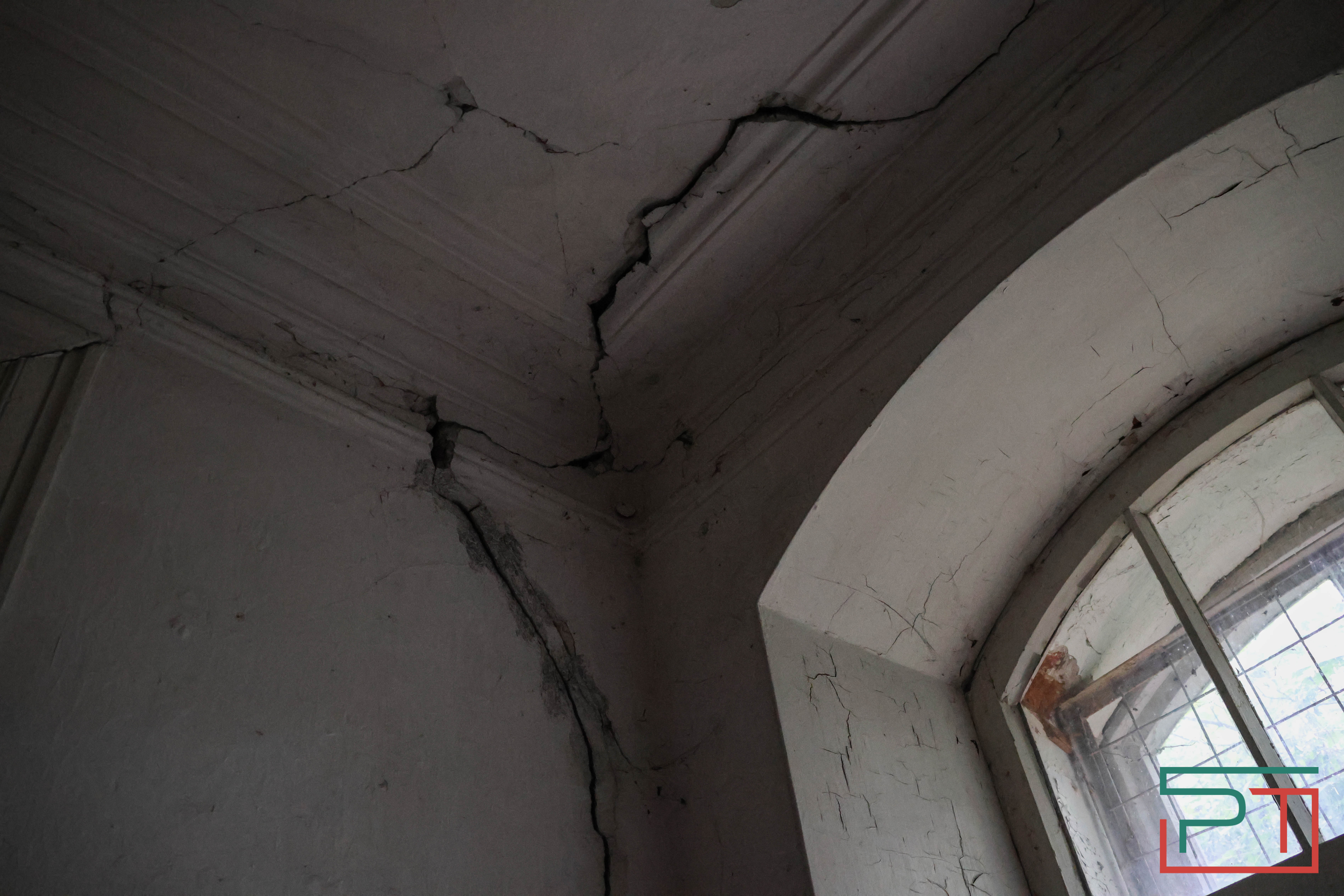 «Это зеркало видело 1917 год»: жители села в Татарстане спасают от разрушения помещичью усадьбу