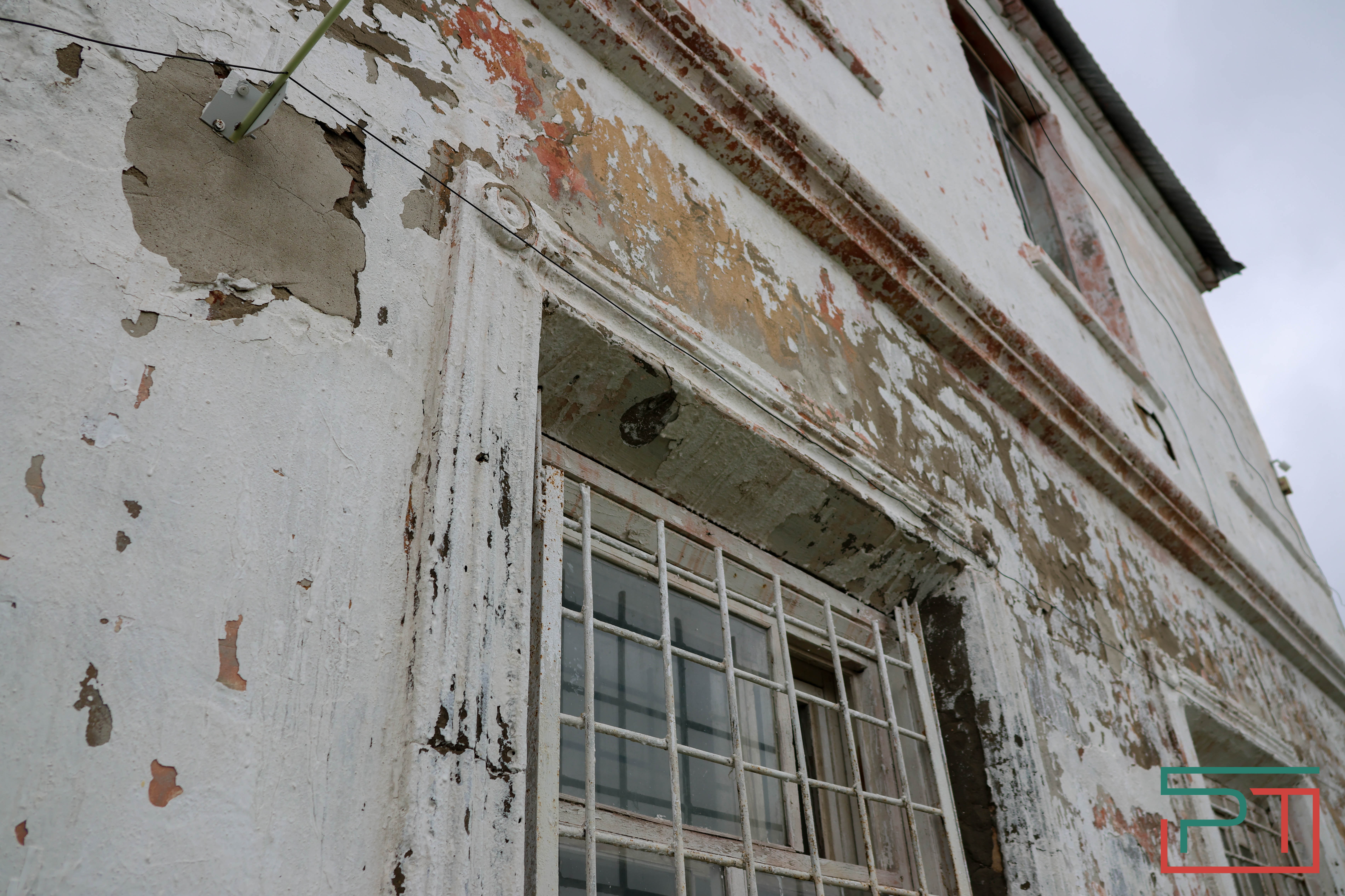 «Это зеркало видело 1917 год»: жители села в Татарстане спасают от разрушения помещичью усадьбу