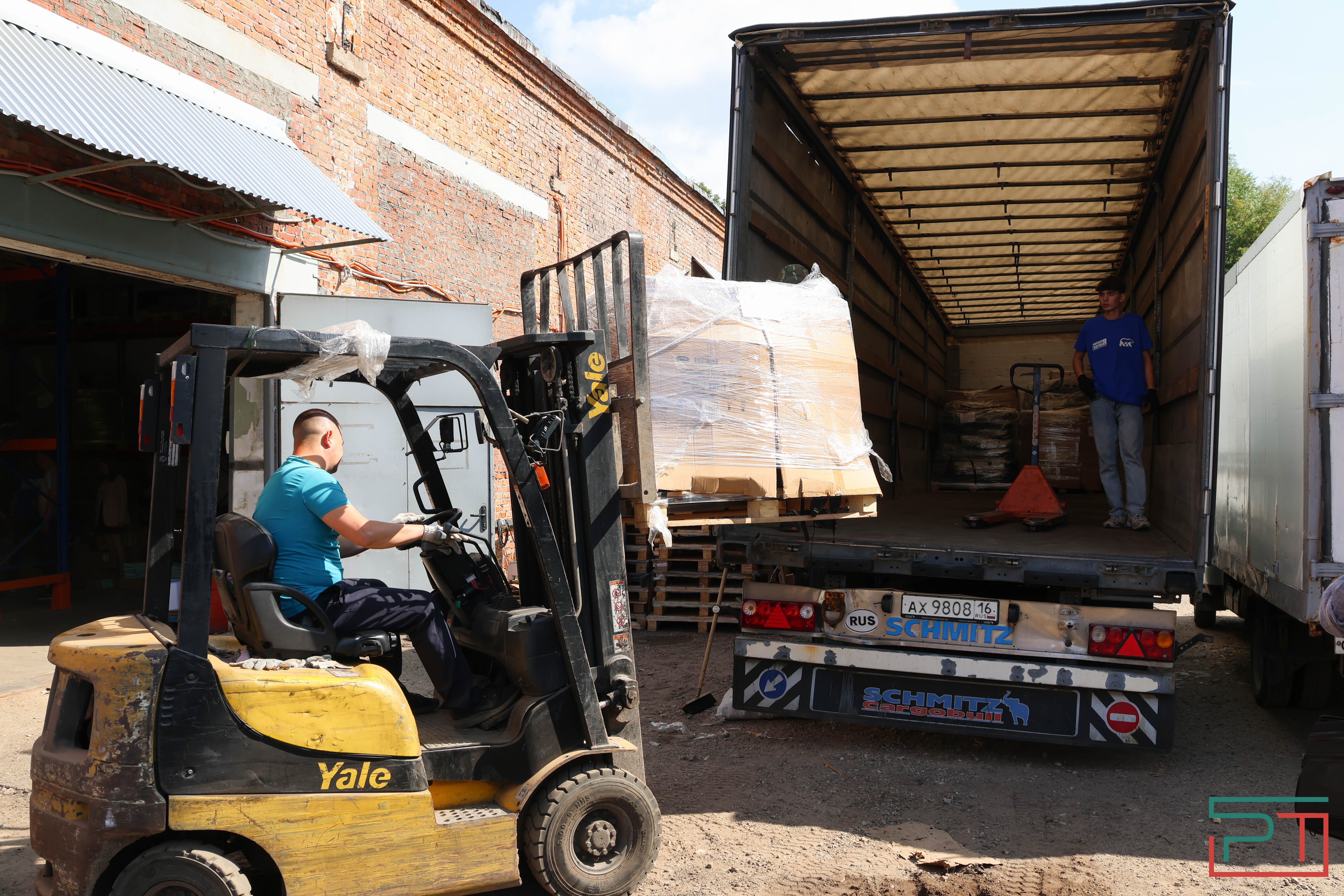 Татарстан отправил школьные наборы в Лисичанск и Рубежное