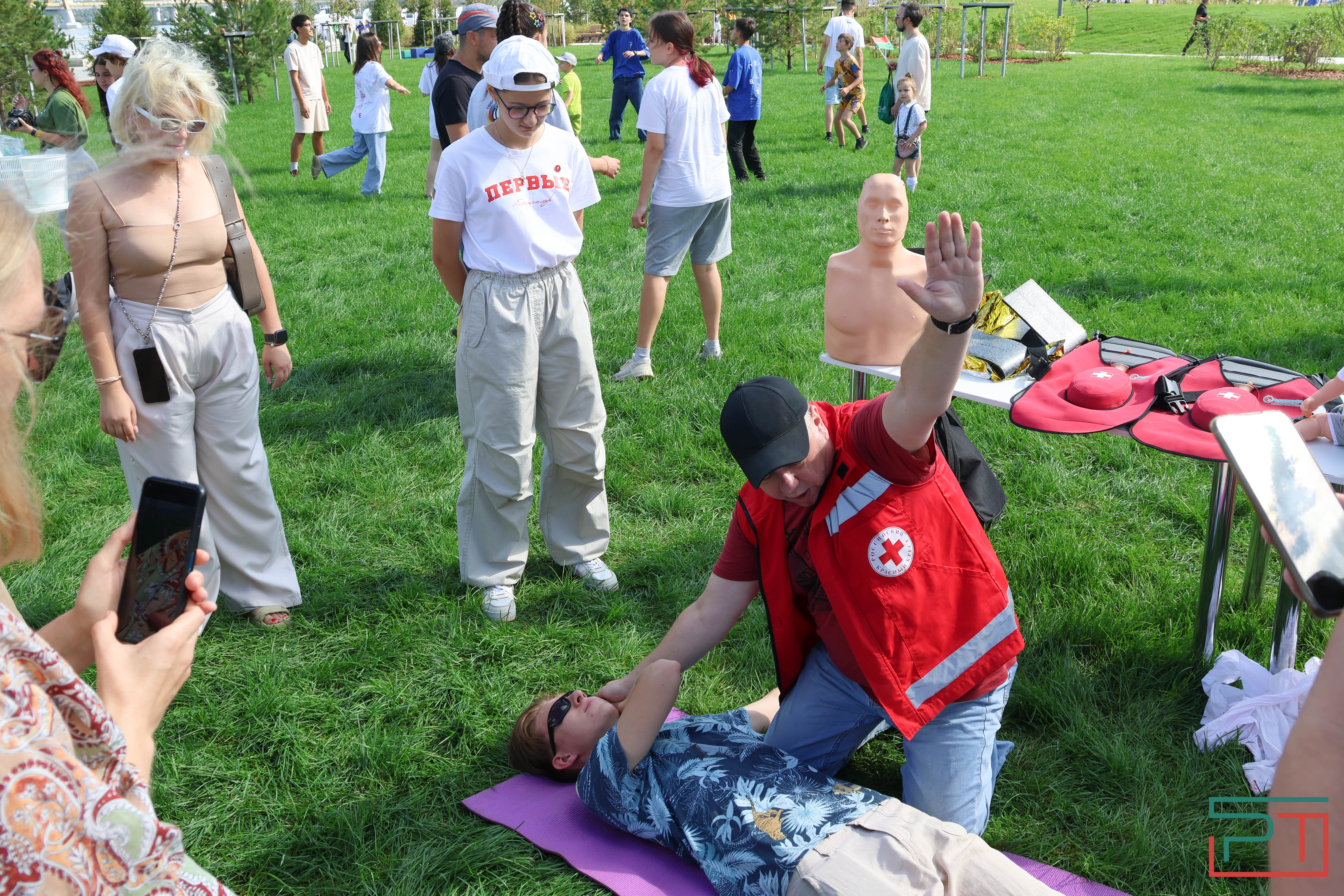 «Полностью изменил облик территории»: в Казани открылся детский парк «Елмай»