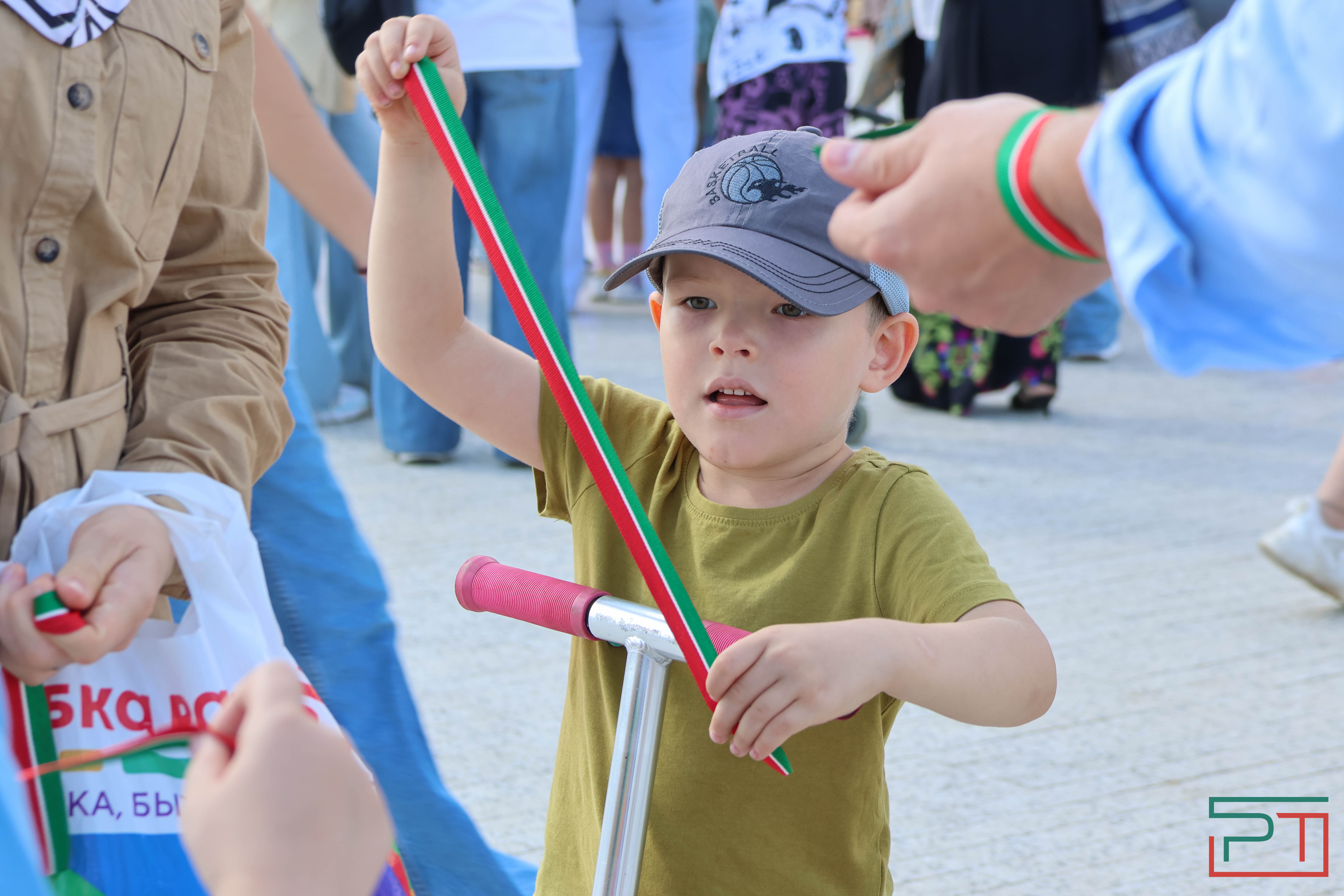 «Полностью изменил облик территории»: в Казани открылся детский парк «Елмай»