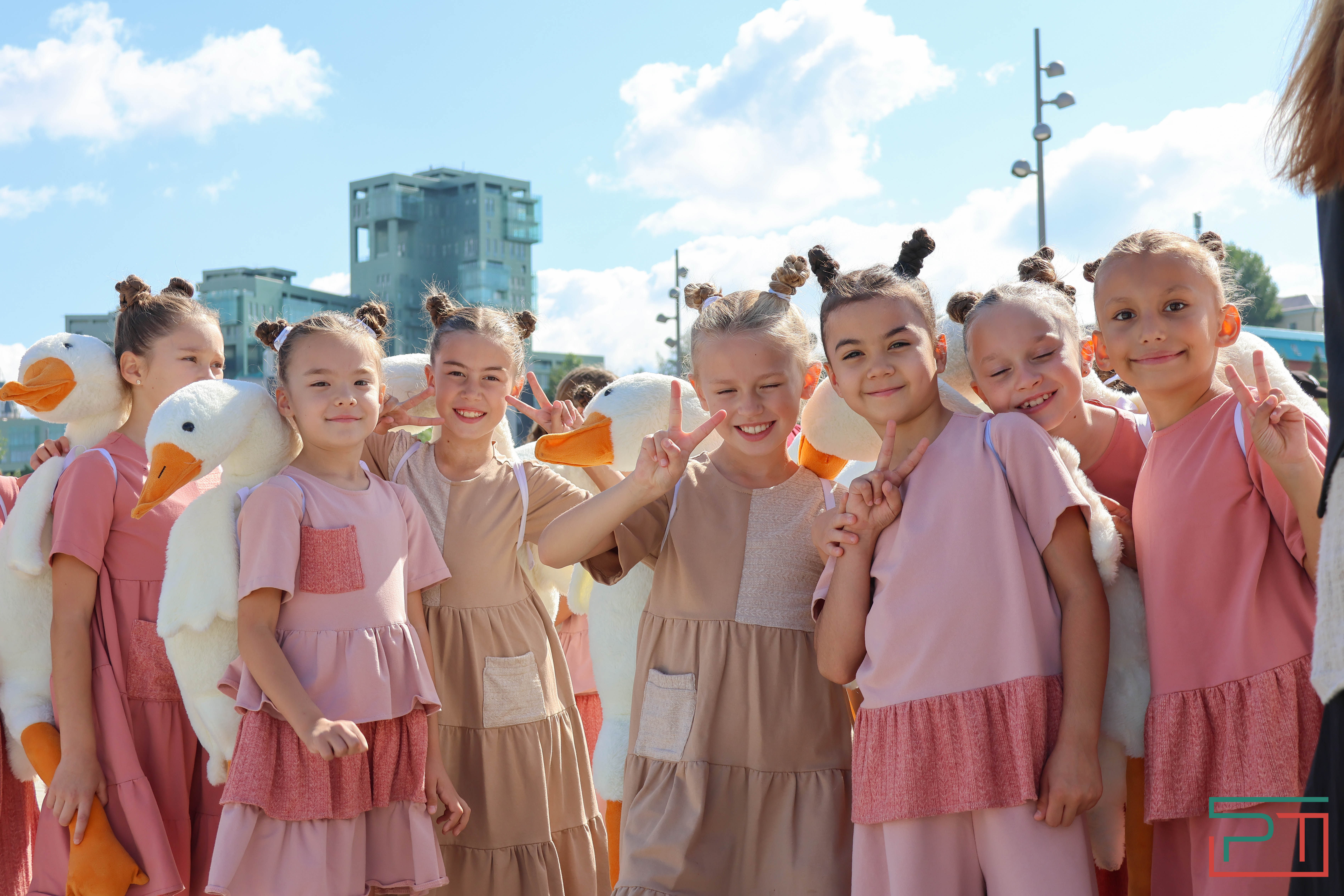 «Полностью изменил облик территории»: в Казани открылся детский парк «Елмай»