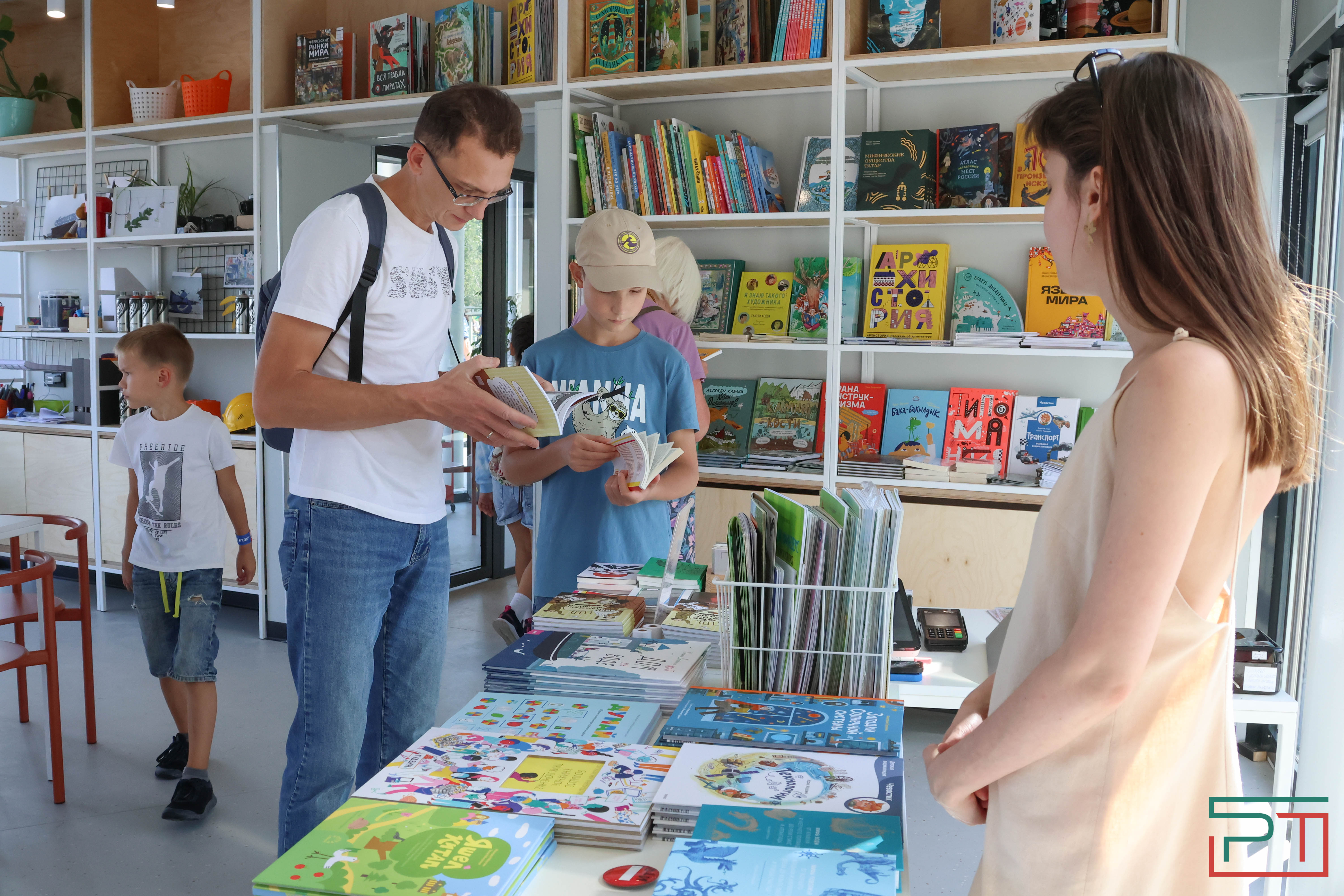 «Полностью изменил облик территории»: в Казани открылся детский парк «Елмай»