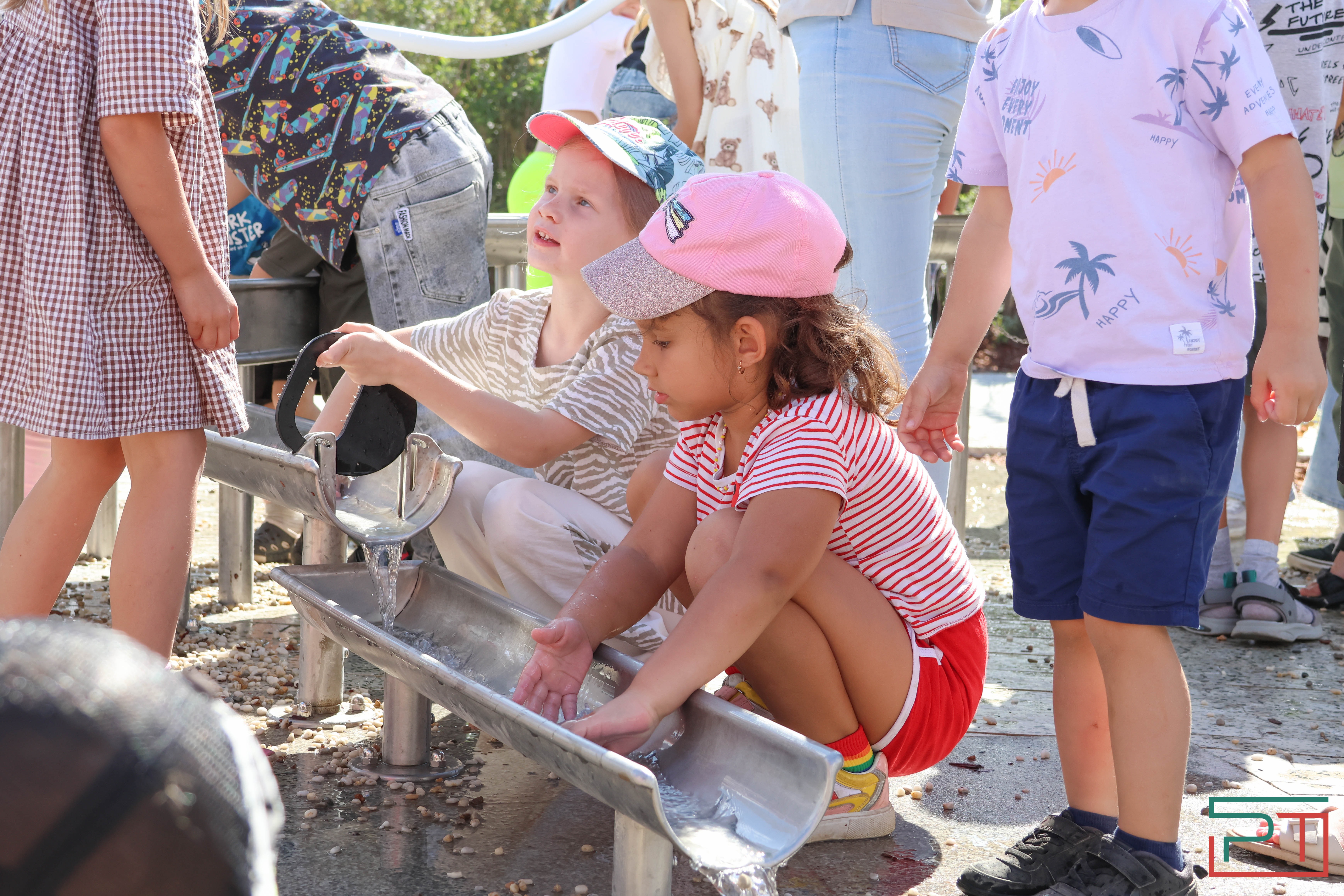 «Полностью изменил облик территории»: в Казани открылся детский парк «Елмай»