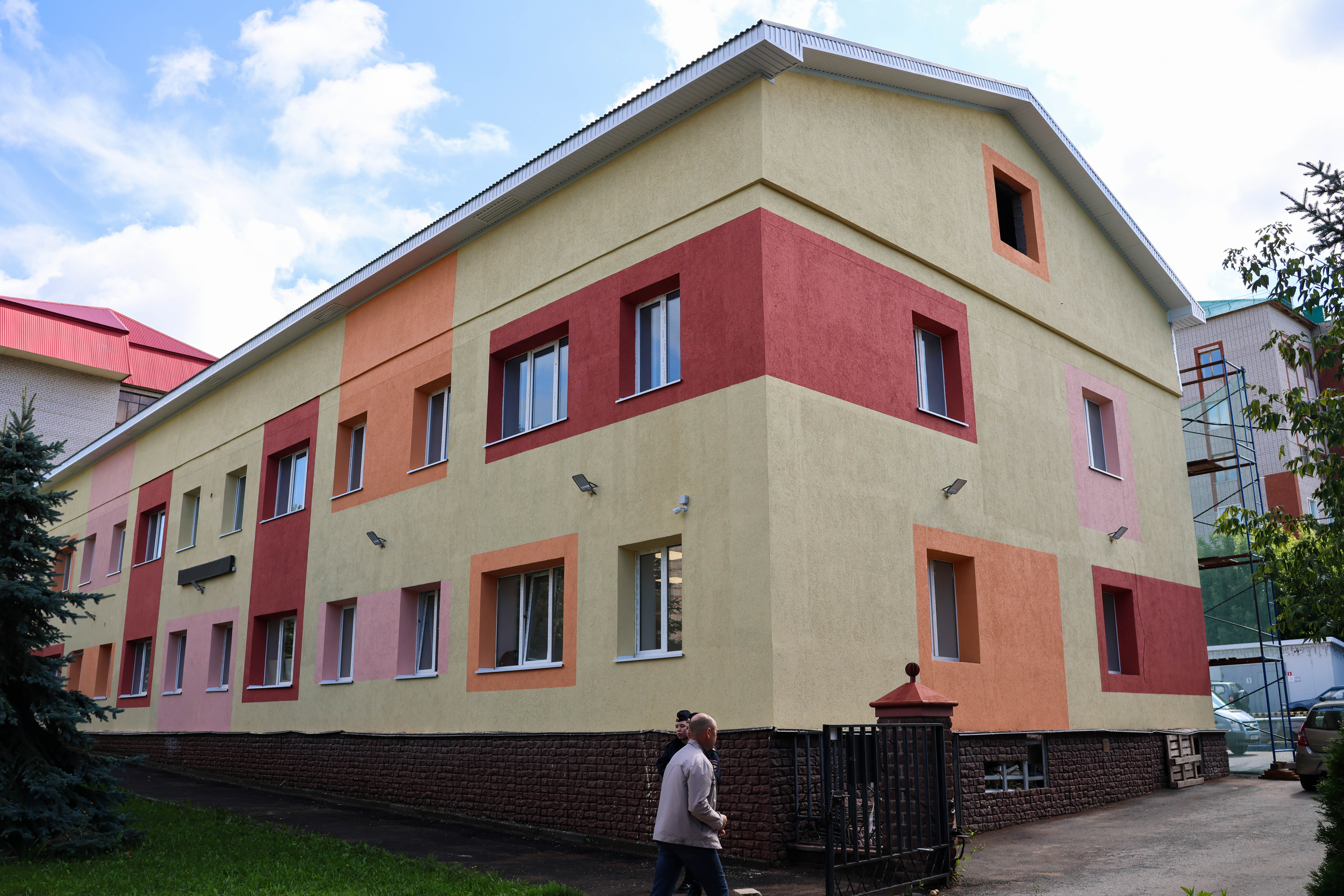 Мухаметшин осмотрел Детскую художественную школу в Лениногорске