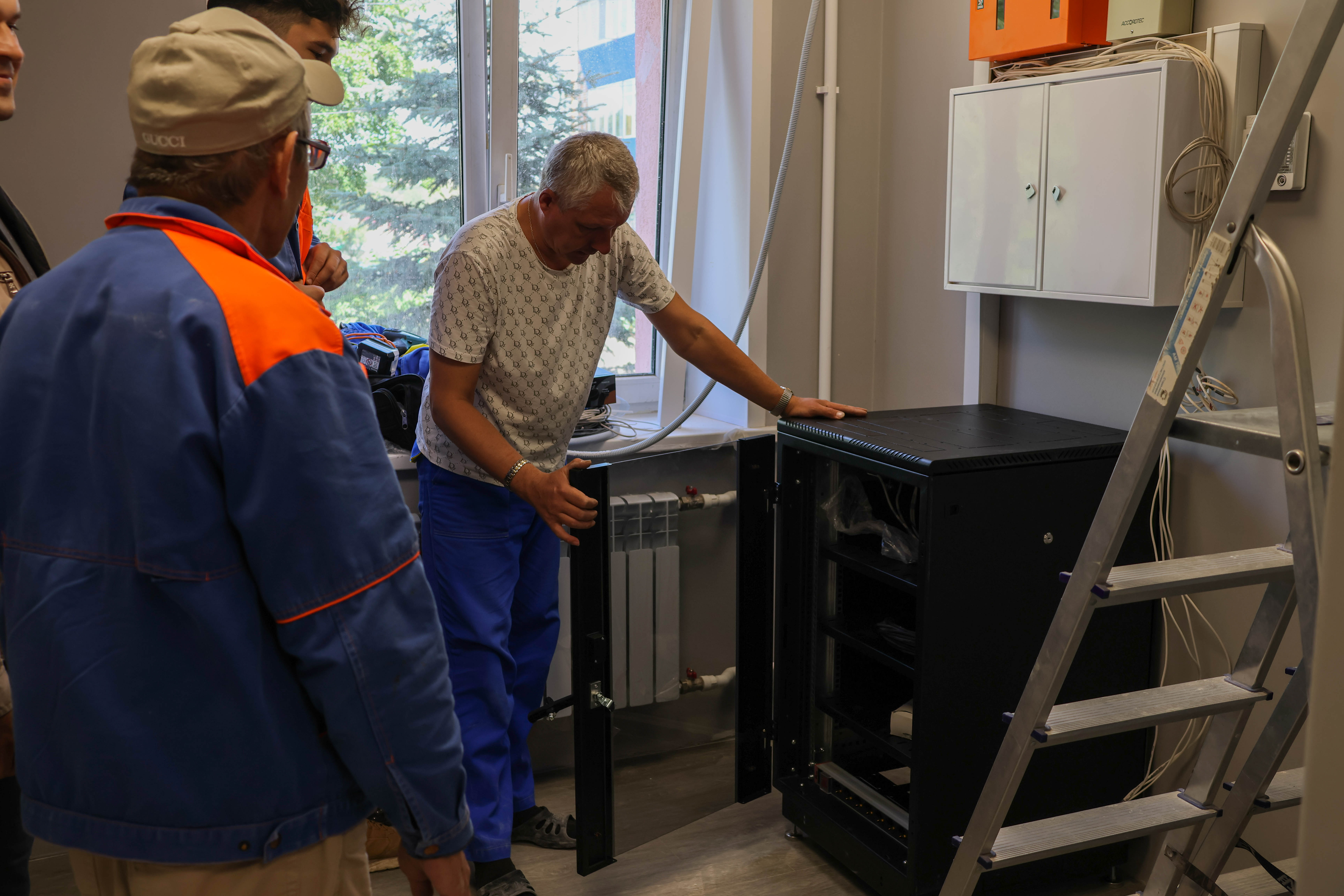 Мухаметшин осмотрел Детскую художественную школу в Лениногорске