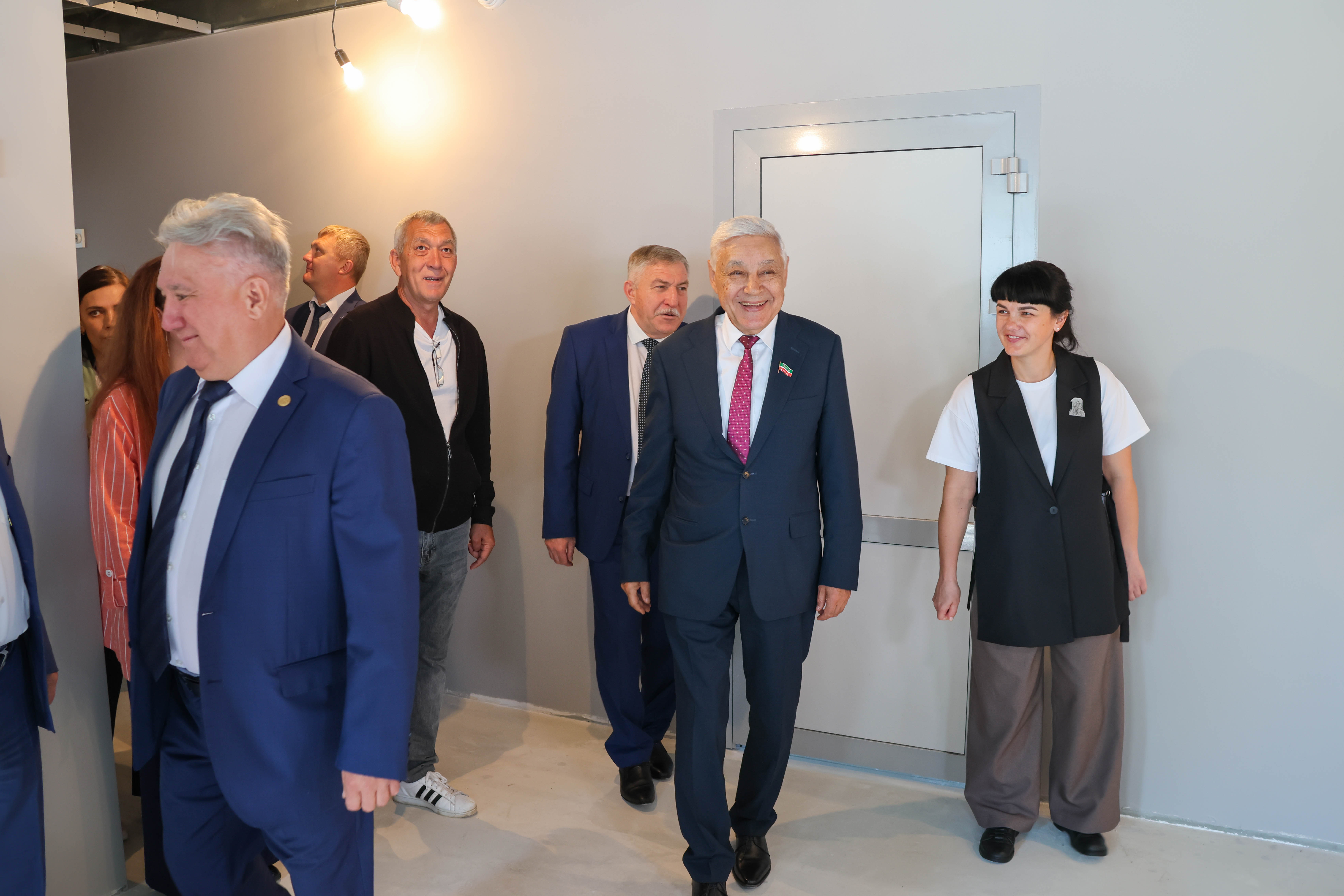 Мухаметшин осмотрел Детскую художественную школу в Лениногорске