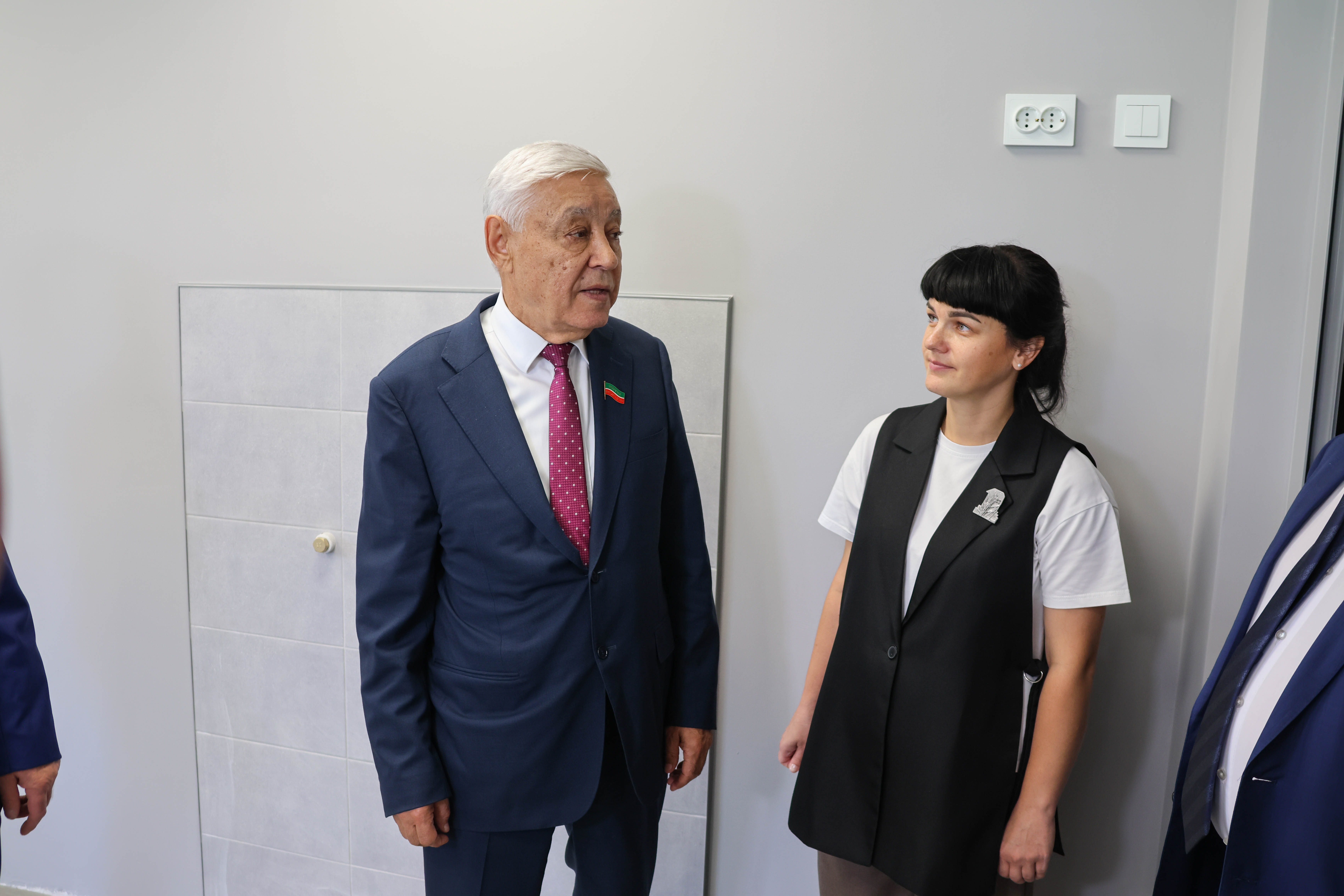 Мухаметшин осмотрел Детскую художественную школу в Лениногорске