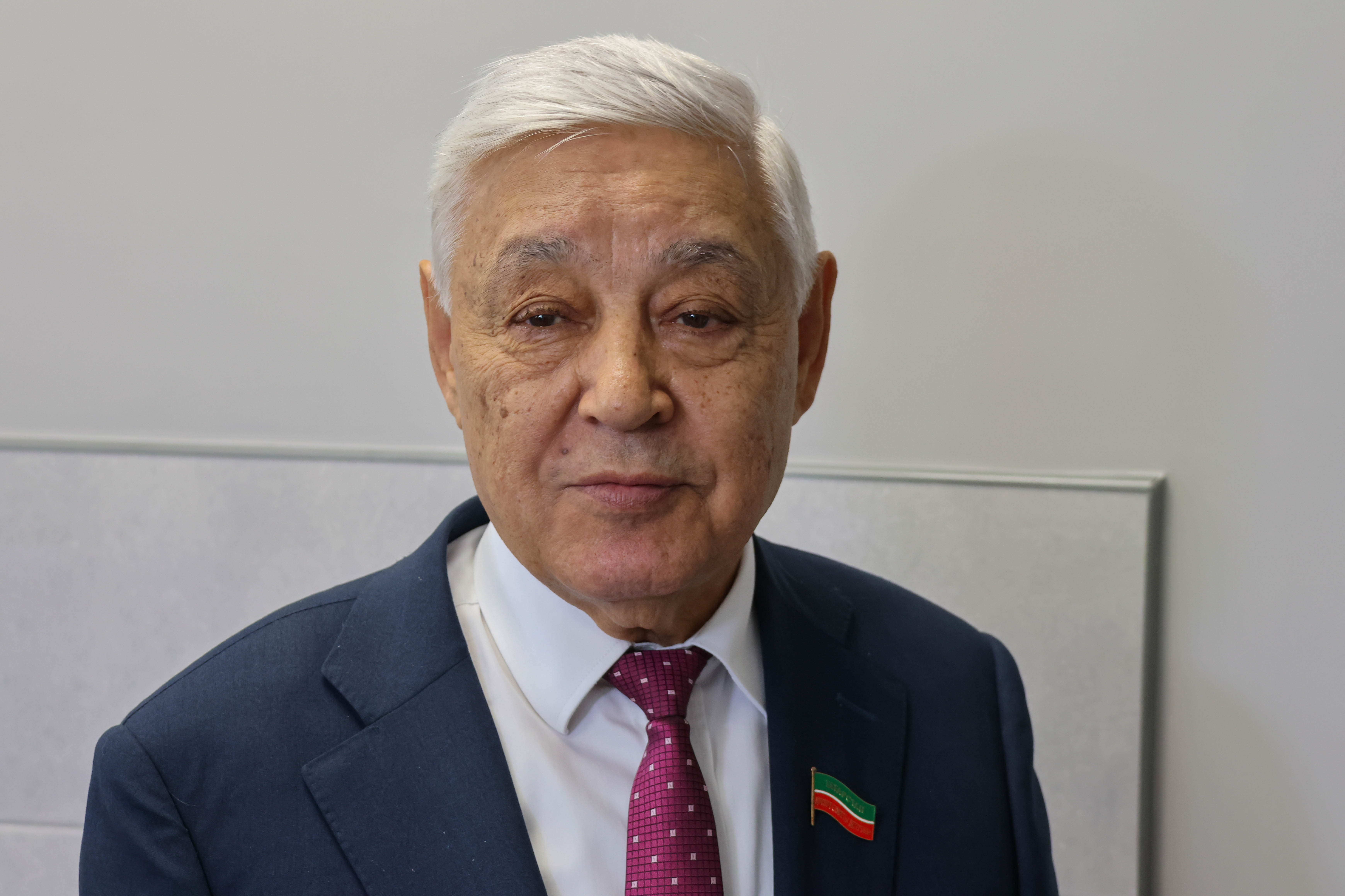 Мухаметшин осмотрел Детскую художественную школу в Лениногорске