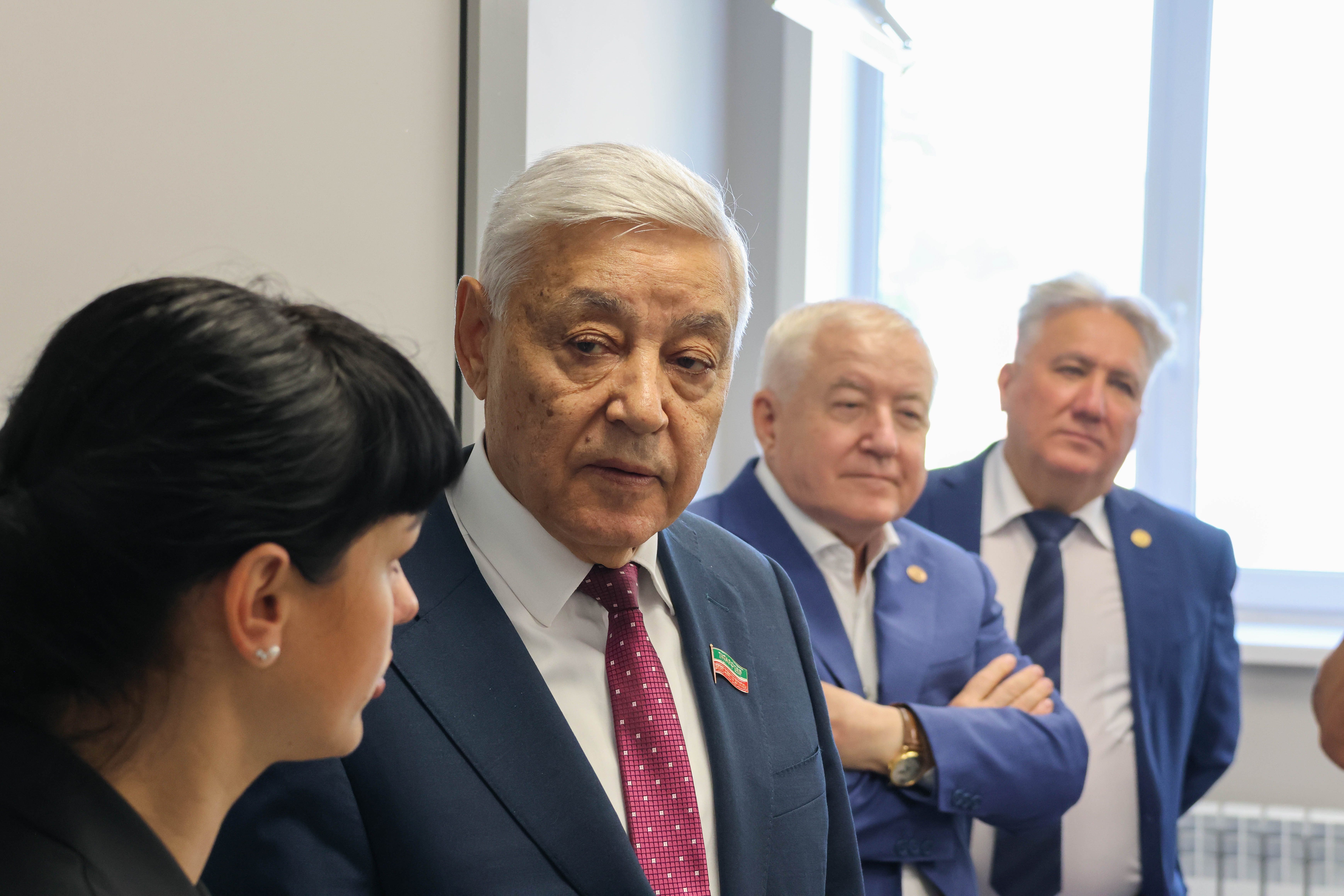 Мухаметшин осмотрел Детскую художественную школу в Лениногорске