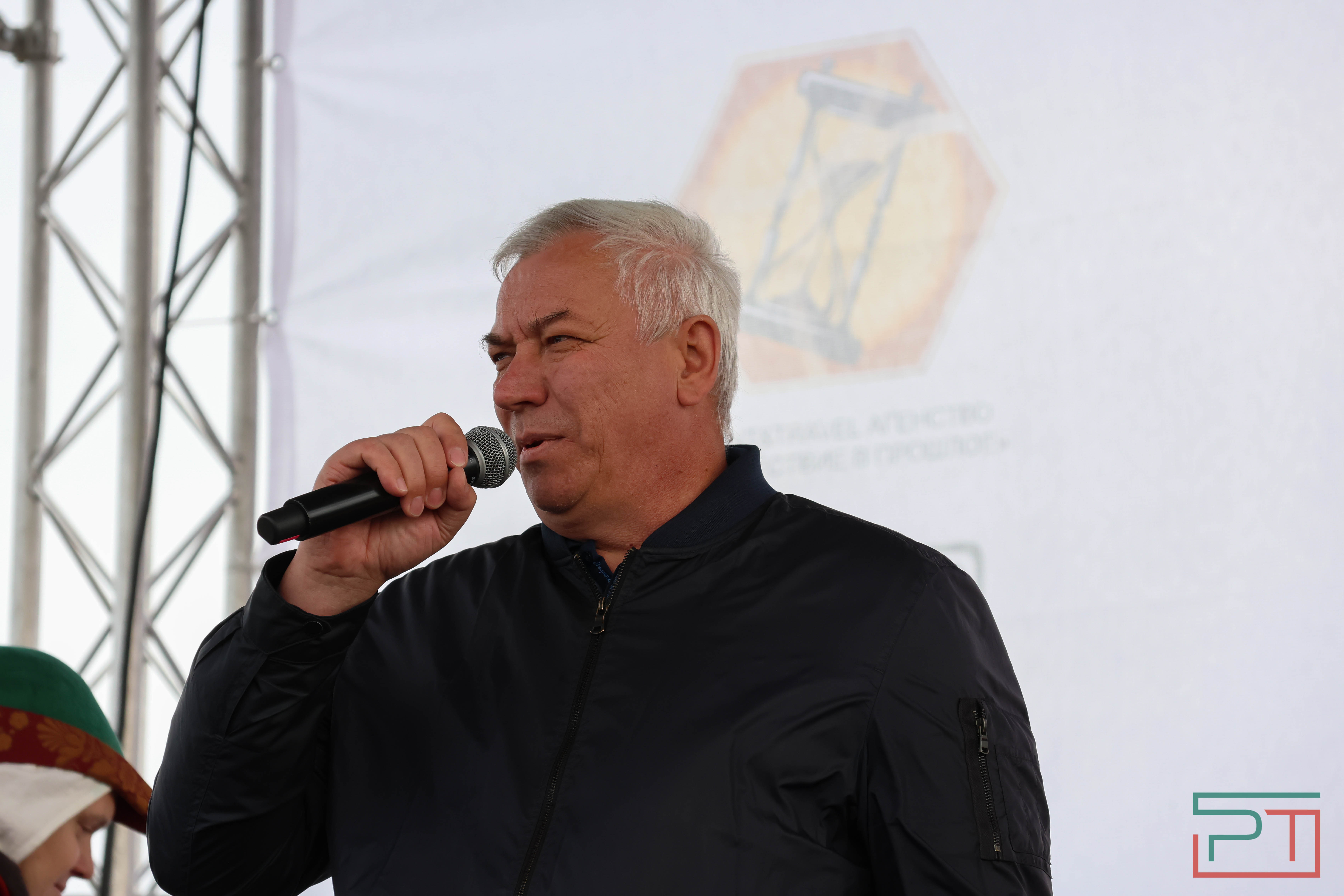 Постреляли из мушкета, погадали у шамана: в Болгаре прошел фестиваль «Путешествие в прошлое»