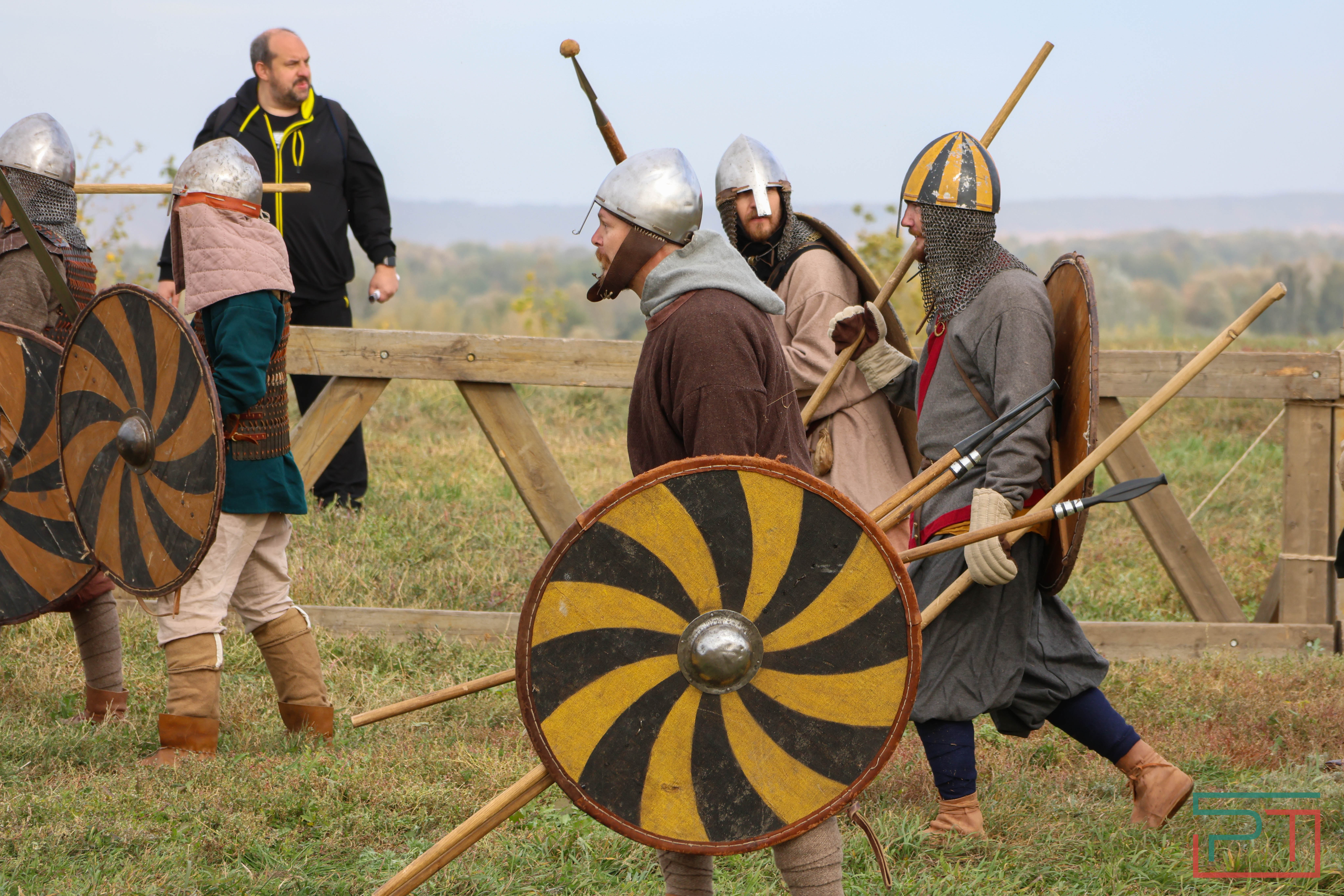 Постреляли из мушкета, погадали у шамана: в Болгаре прошел фестиваль «Путешествие в прошлое»