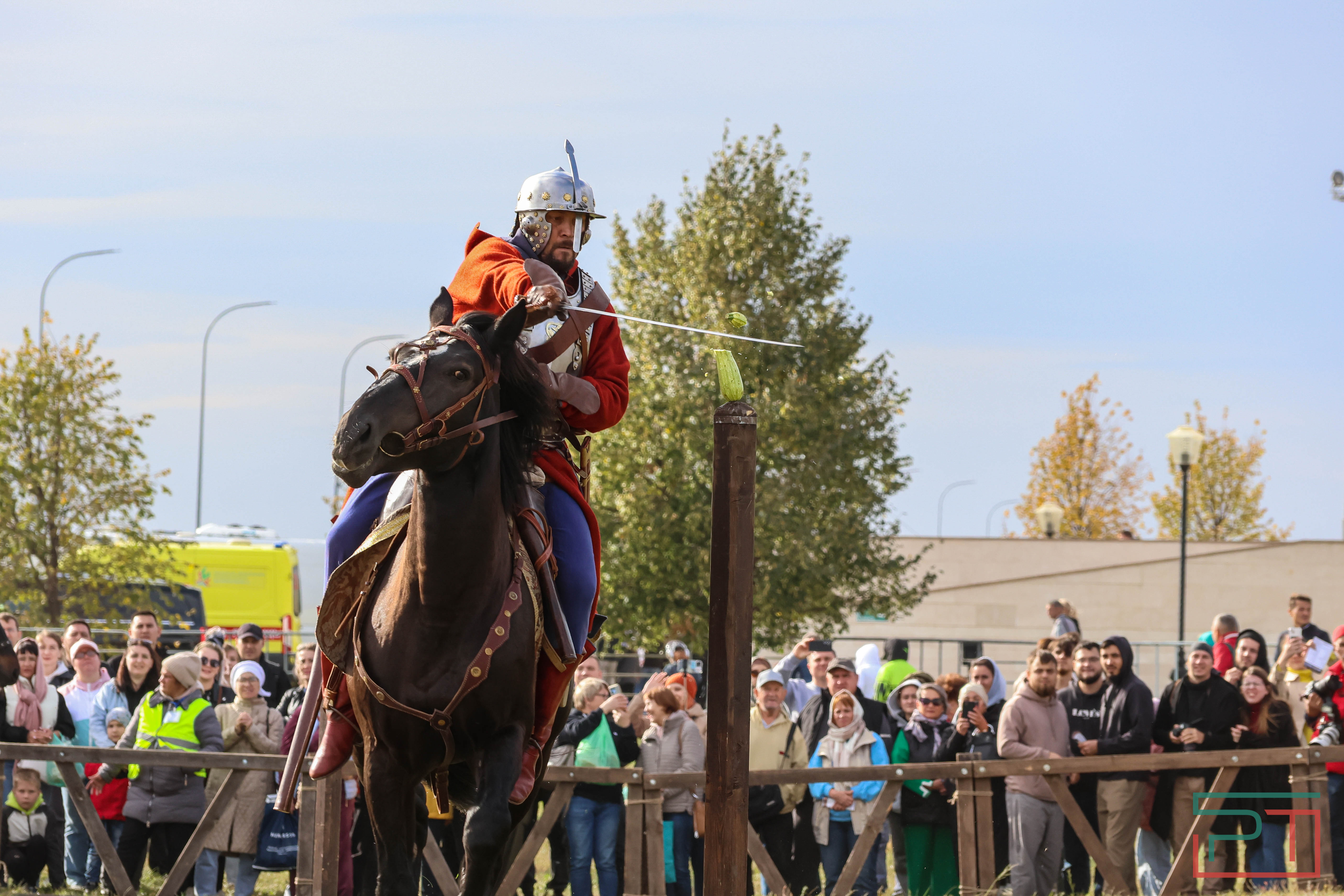 Постреляли из мушкета, погадали у шамана: в Болгаре прошел фестиваль «Путешествие в прошлое»