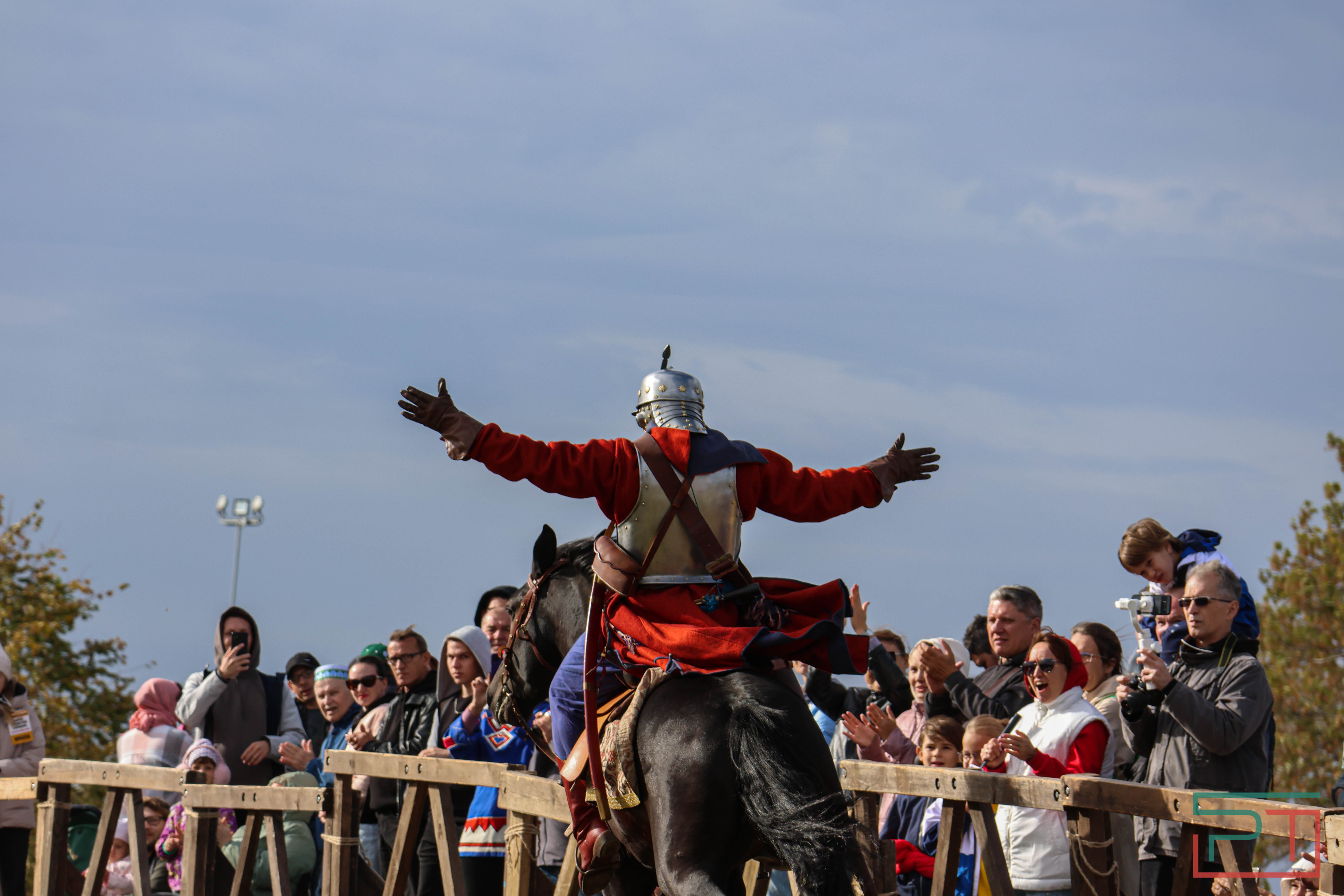 Постреляли из мушкета, погадали у шамана: в Болгаре прошел фестиваль «Путешествие в прошлое»