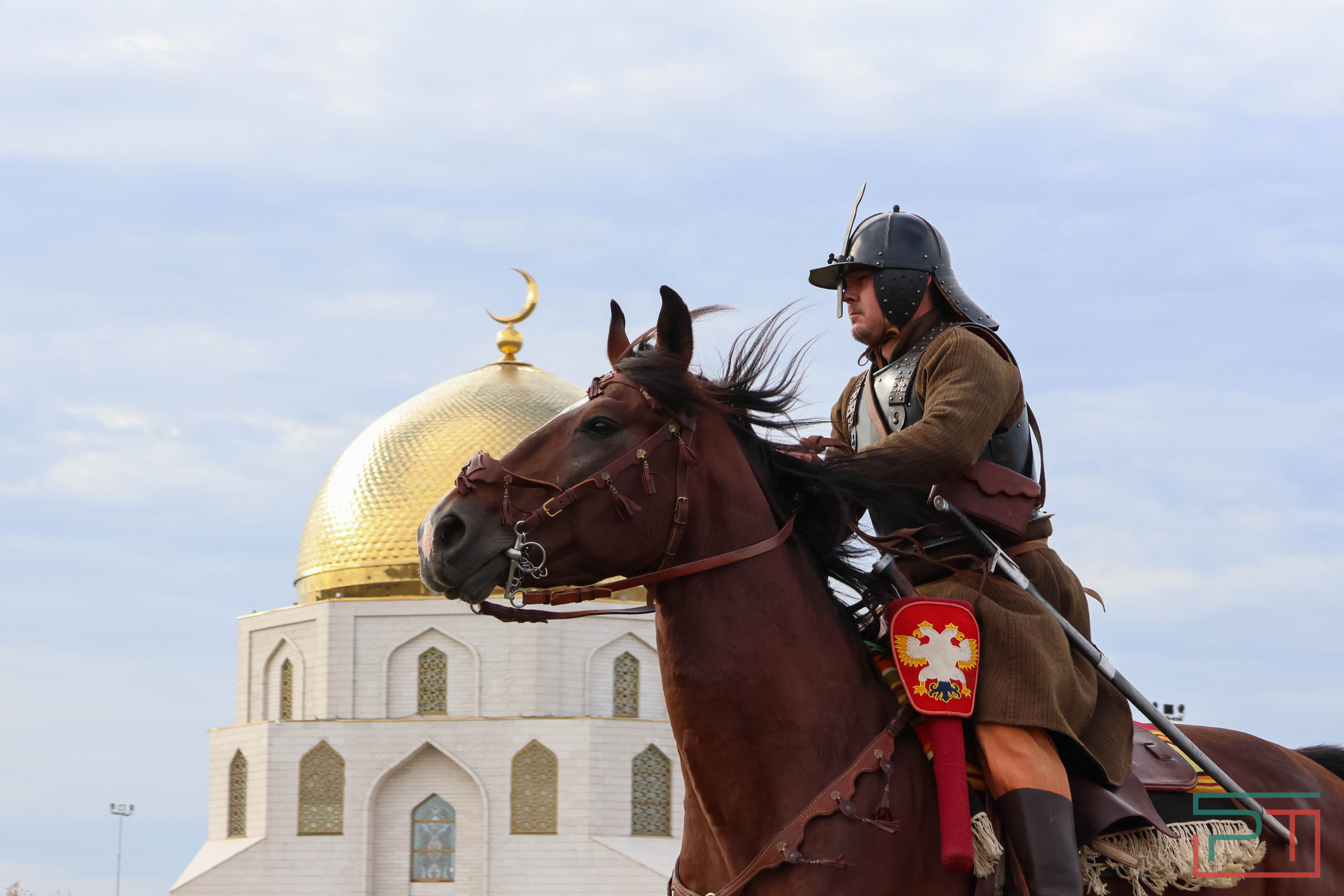 Постреляли из мушкета, погадали у шамана: в Болгаре прошел фестиваль «Путешествие в прошлое»