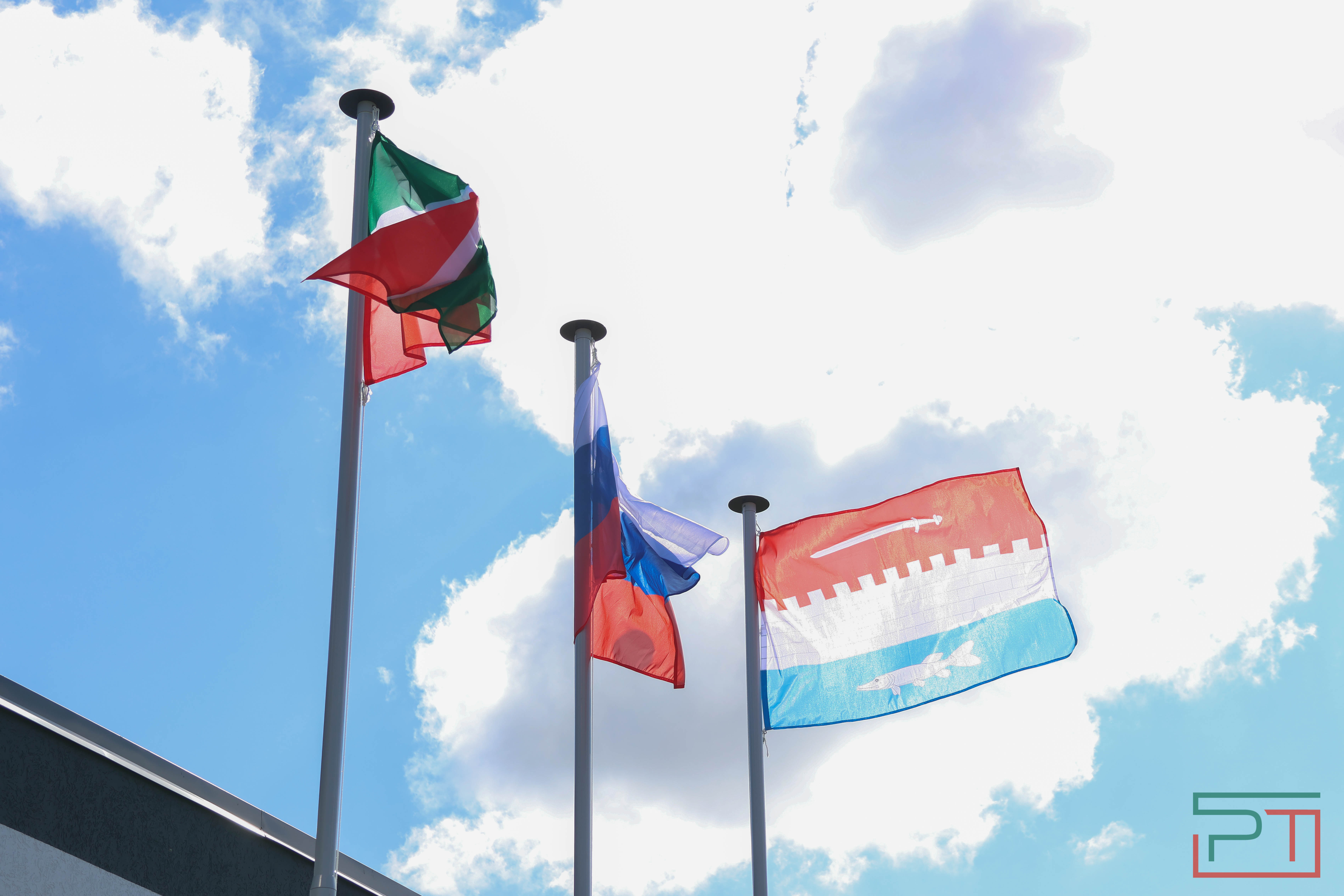 Футбольный манеж и молодежный центр отрылись в Новошешминске