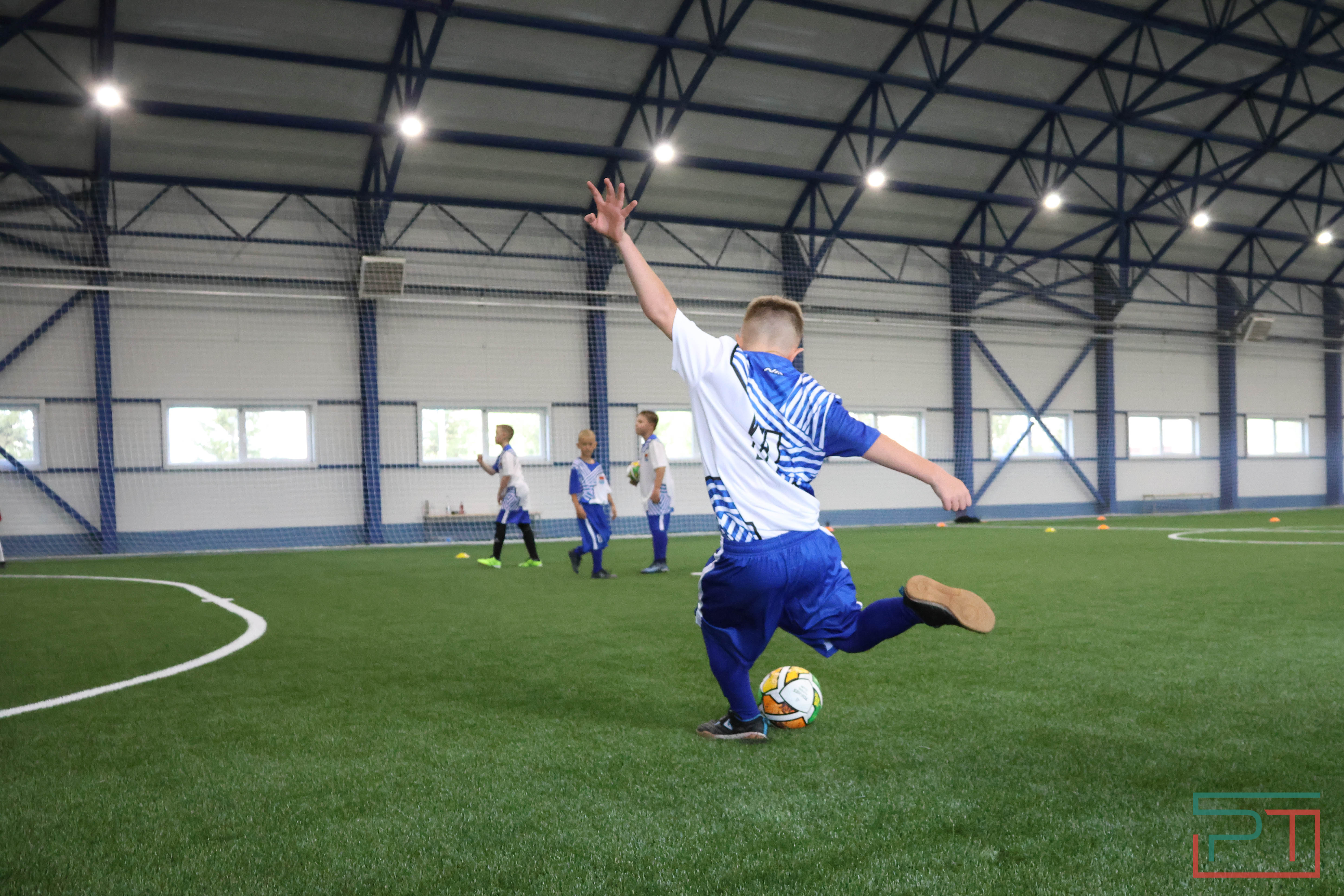 Футбольный манеж и молодежный центр отрылись в Новошешминске