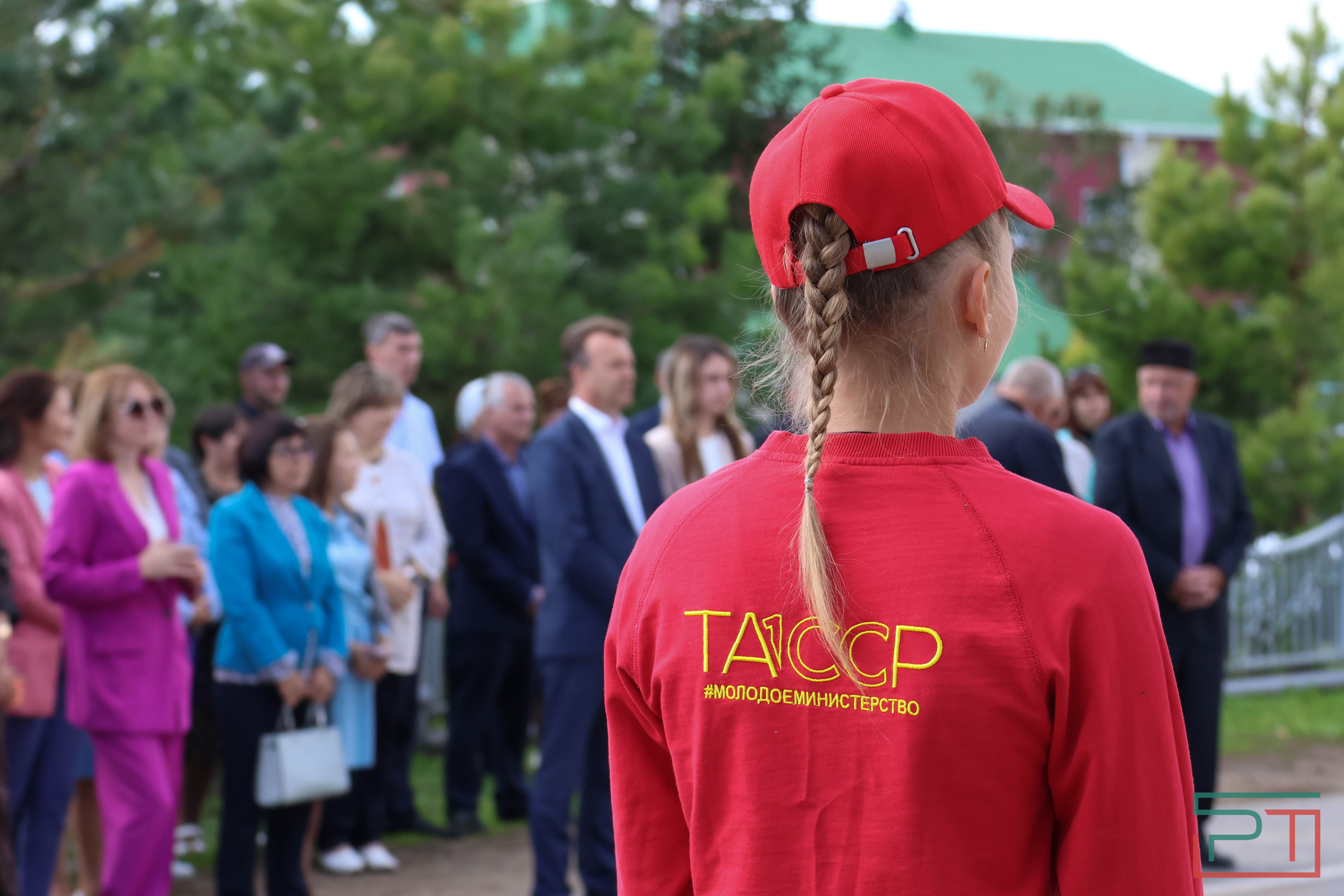 Футбольный манеж и молодежный центр отрылись в Новошешминске