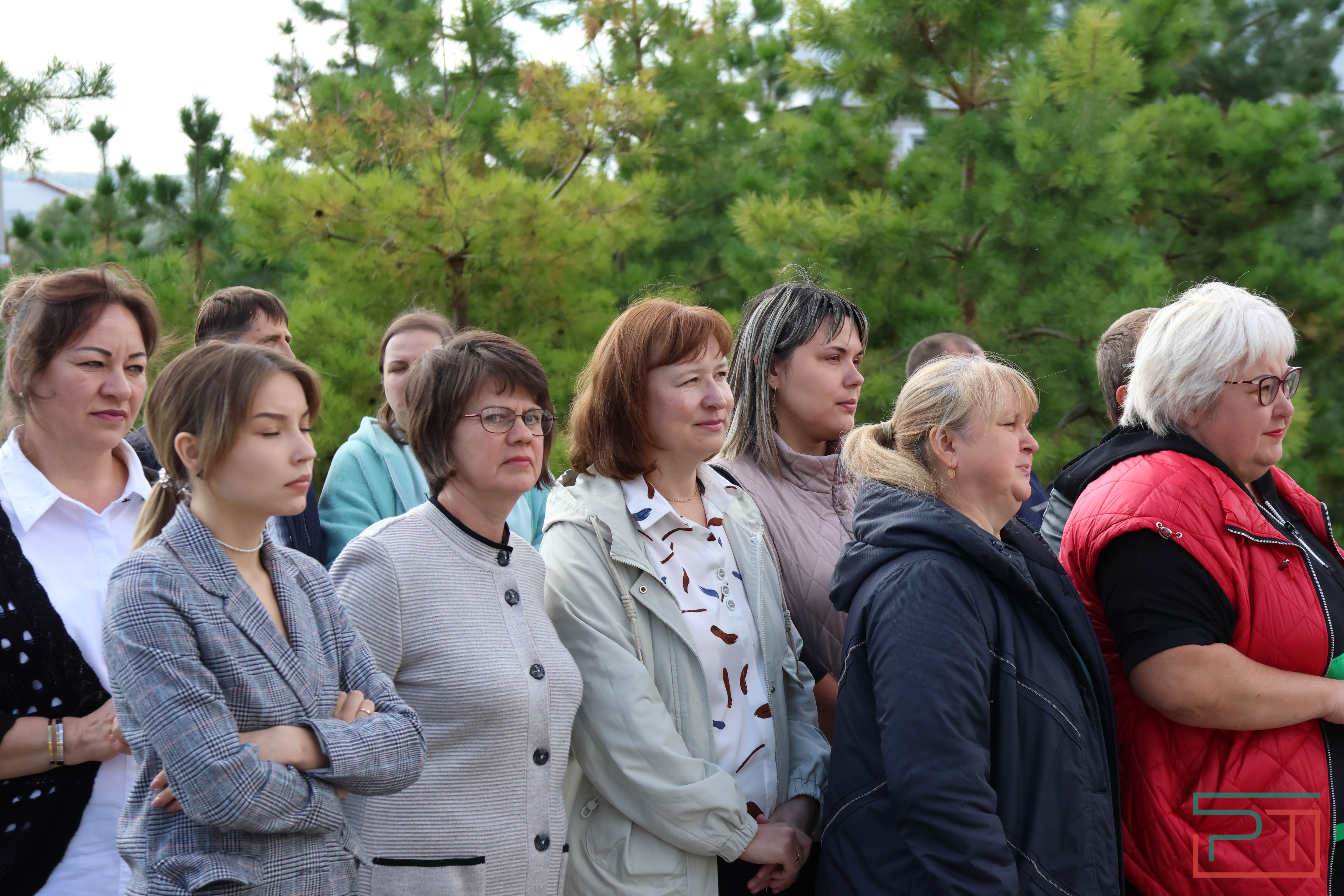 Футбольный манеж и молодежный центр отрылись в Новошешминске