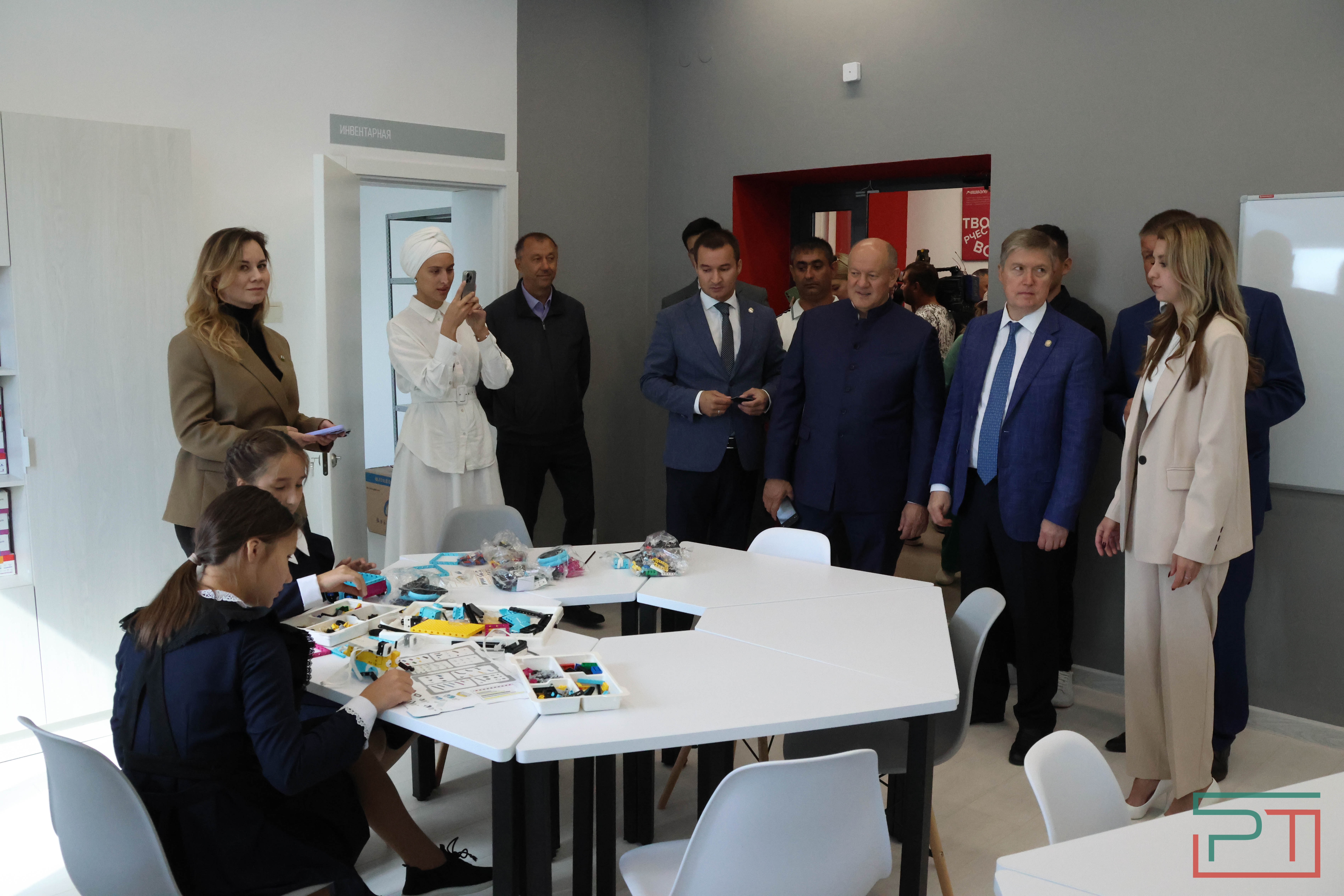 Футбольный манеж и молодежный центр отрылись в Новошешминске