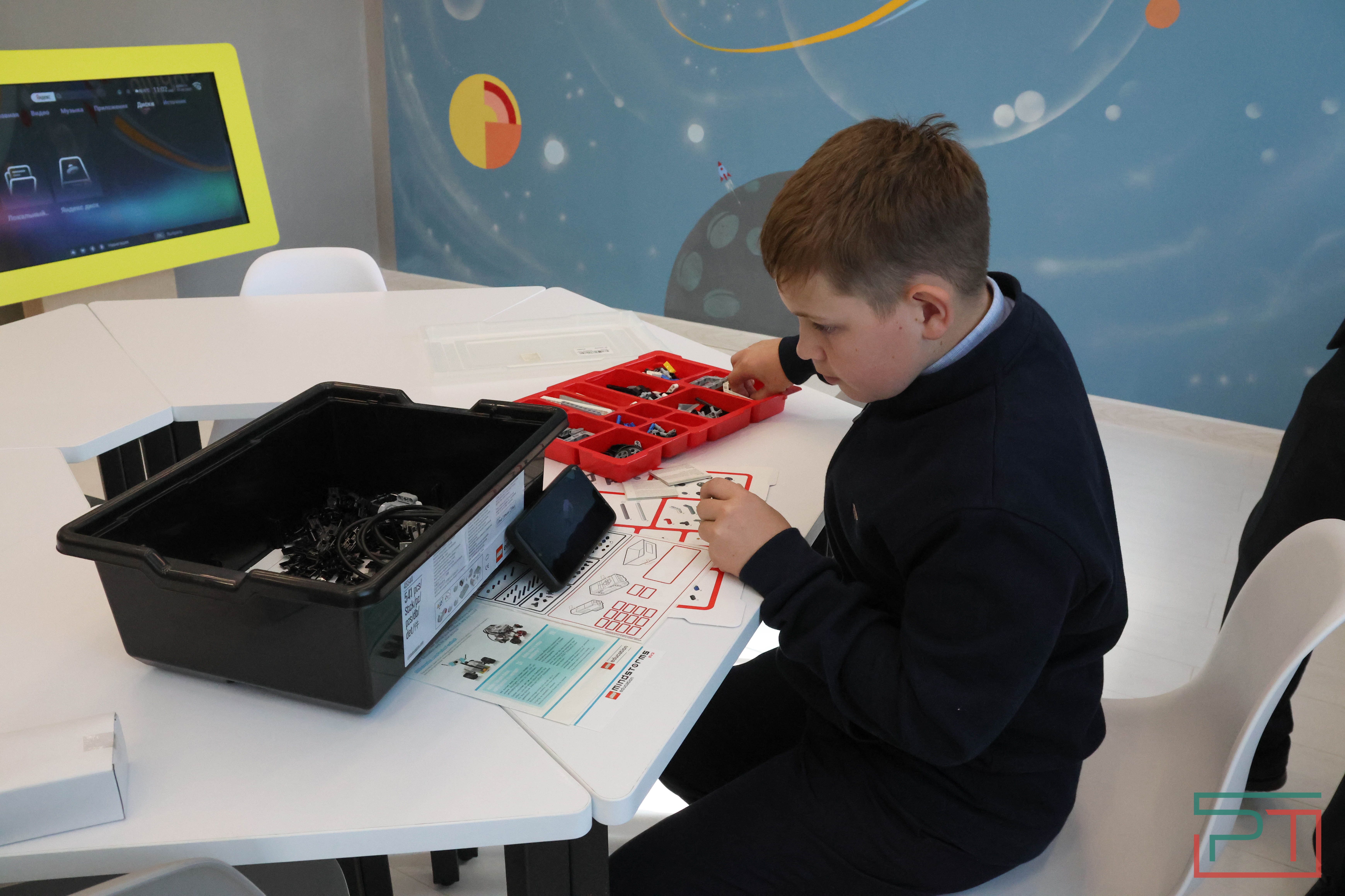 Футбольный манеж и молодежный центр отрылись в Новошешминске