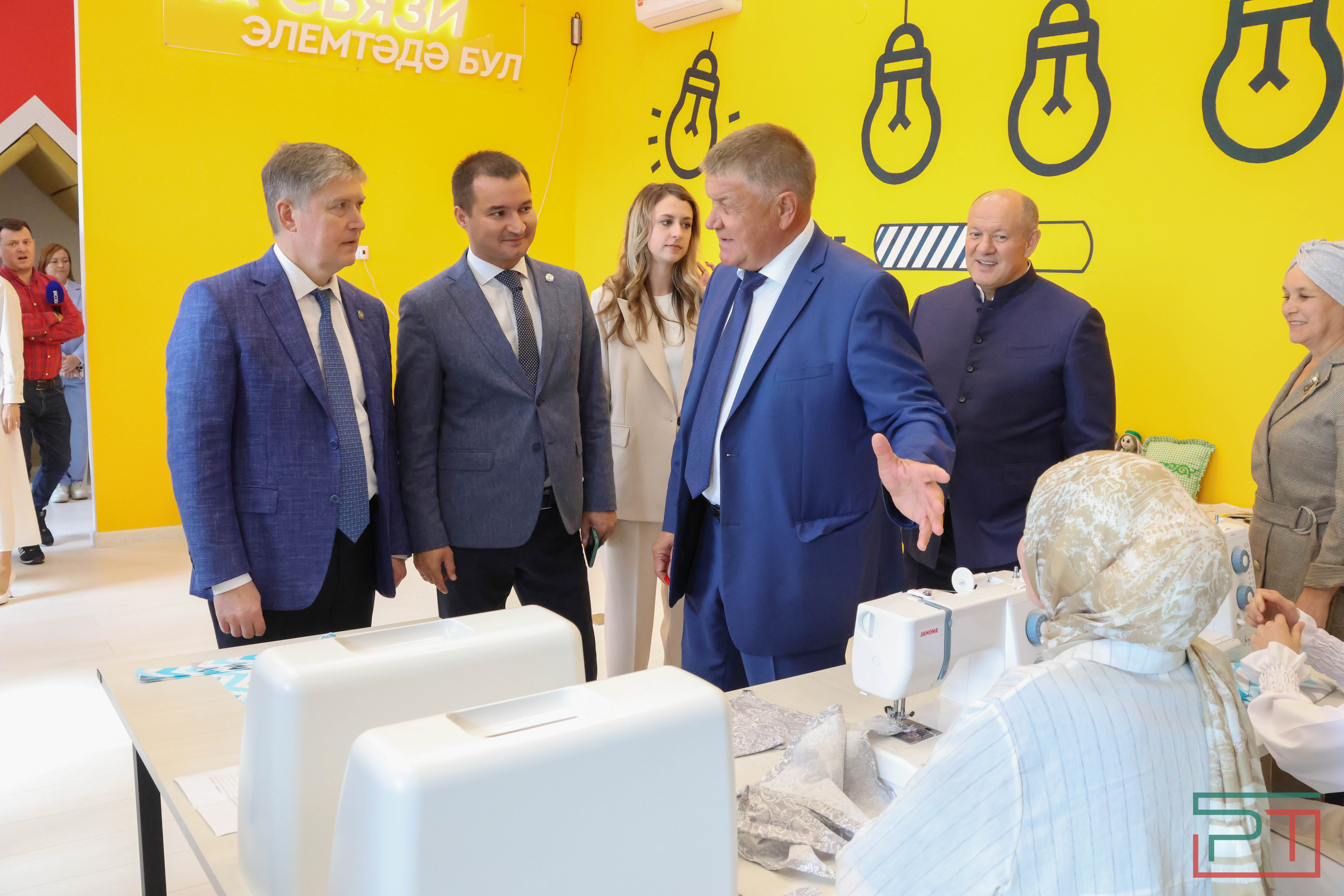 Футбольный манеж и молодежный центр отрылись в Новошешминске