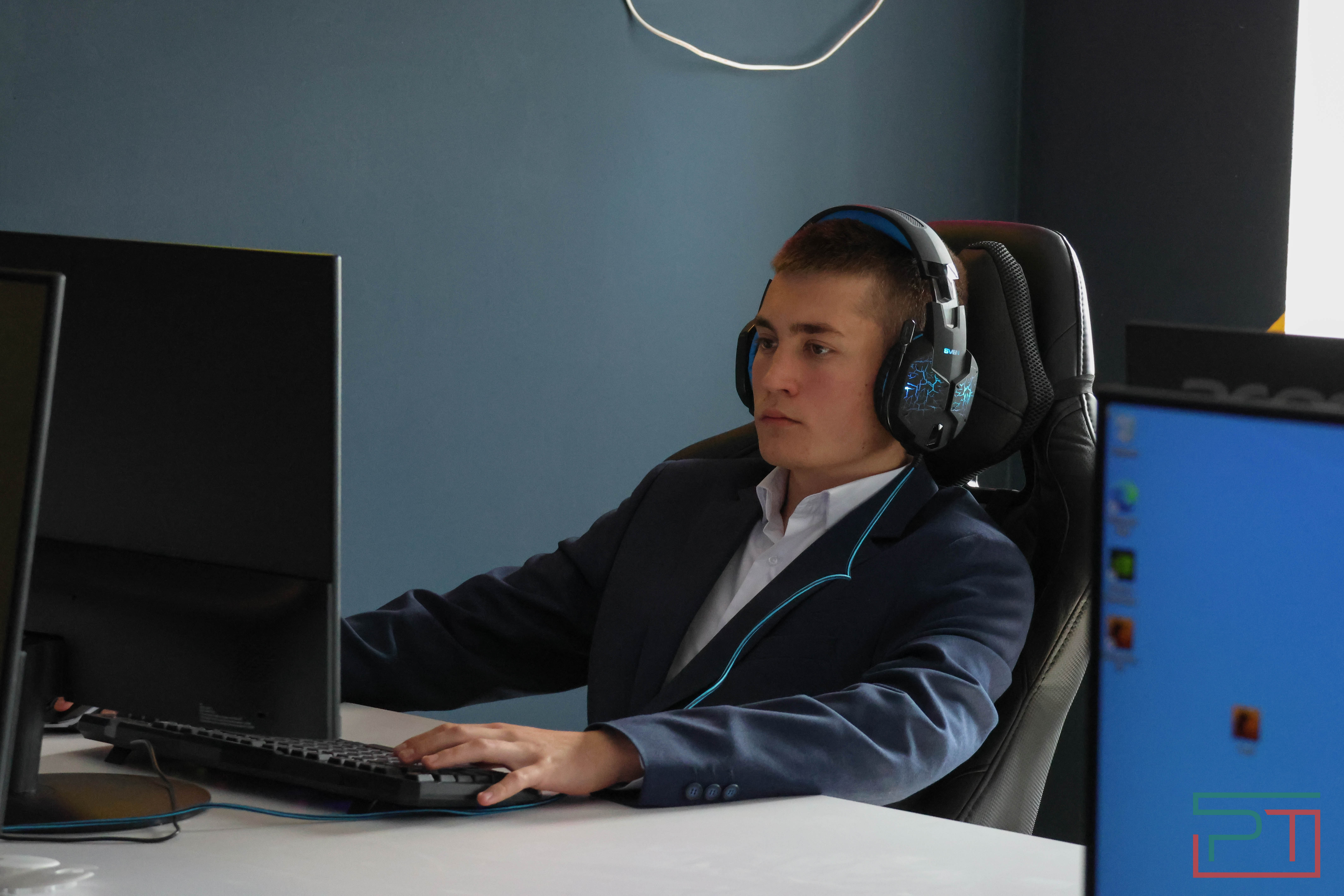 Футбольный манеж и молодежный центр отрылись в Новошешминске