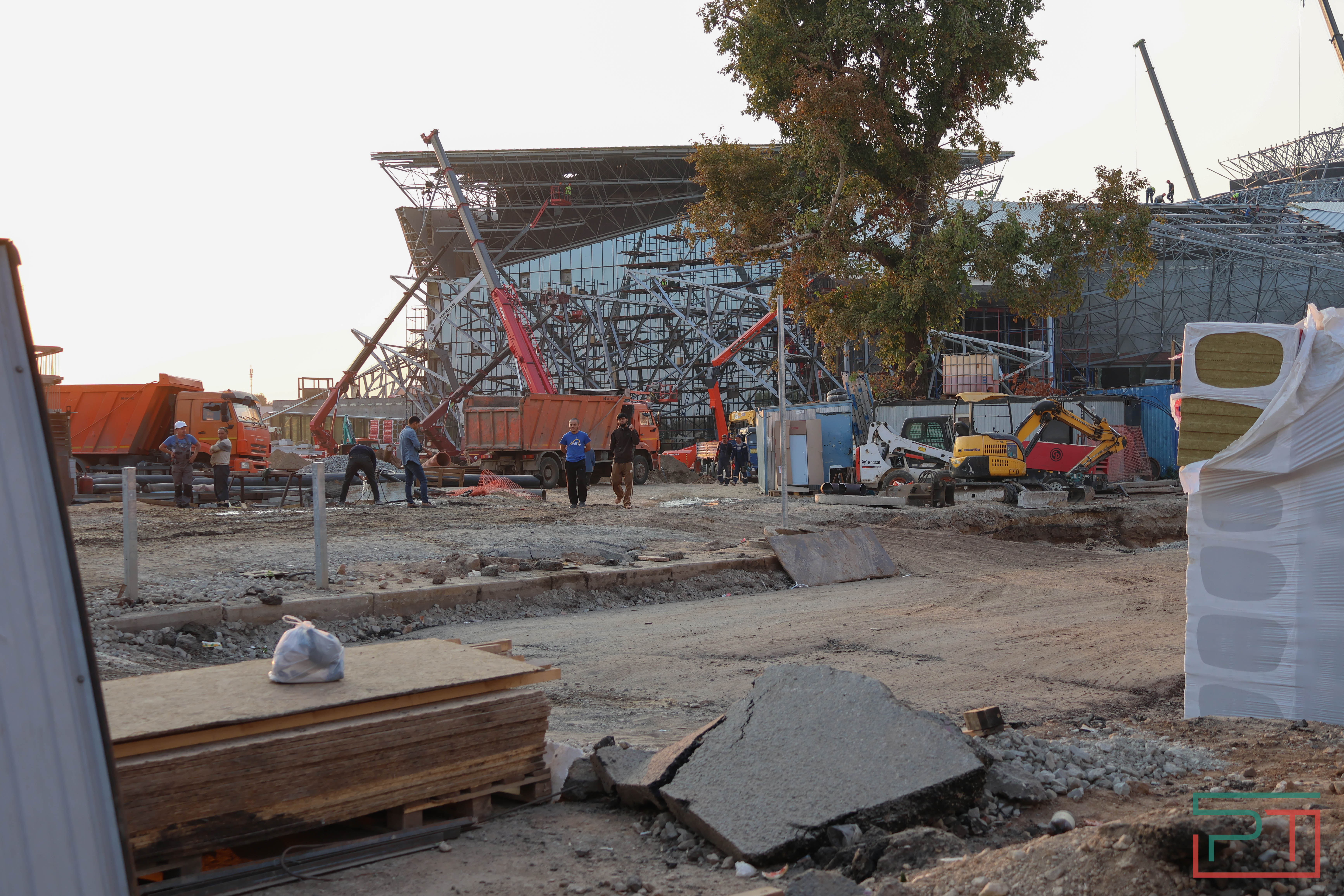В Казани продолжается строительство нового театра Камала