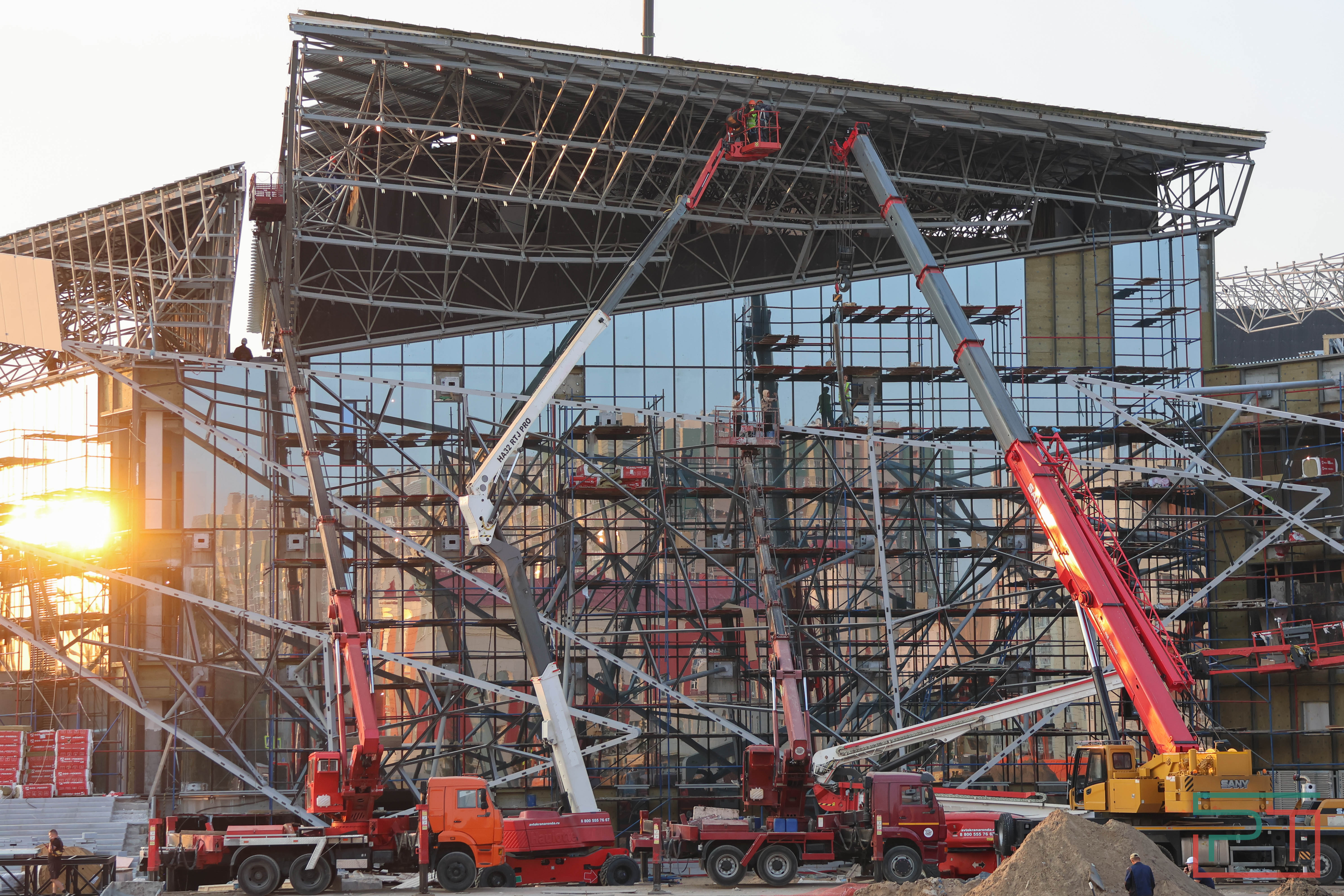 В Казани продолжается строительство нового театра Камала