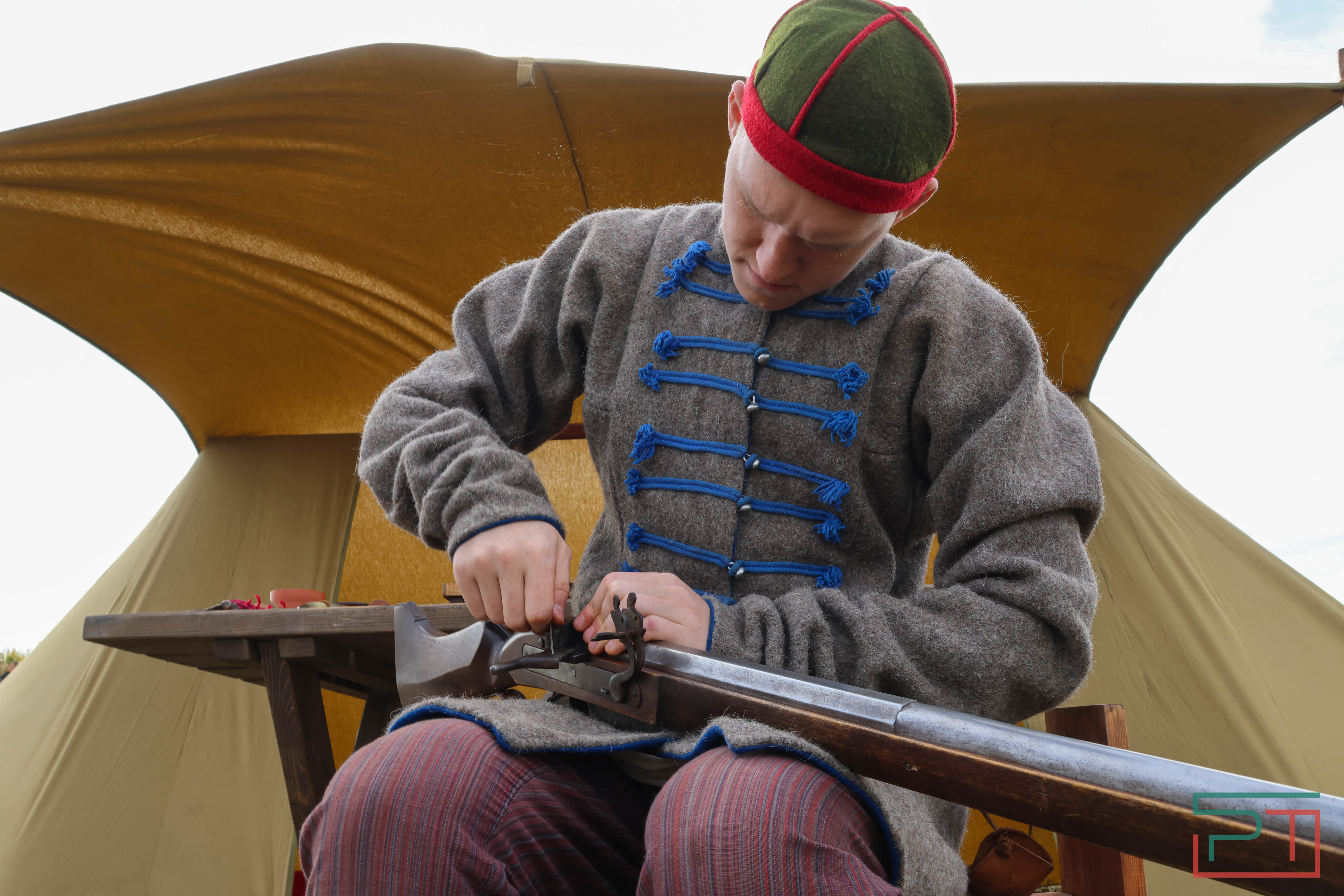 Постреляли из мушкета, погадали у шамана: в Болгаре прошел фестиваль «Путешествие в прошлое»