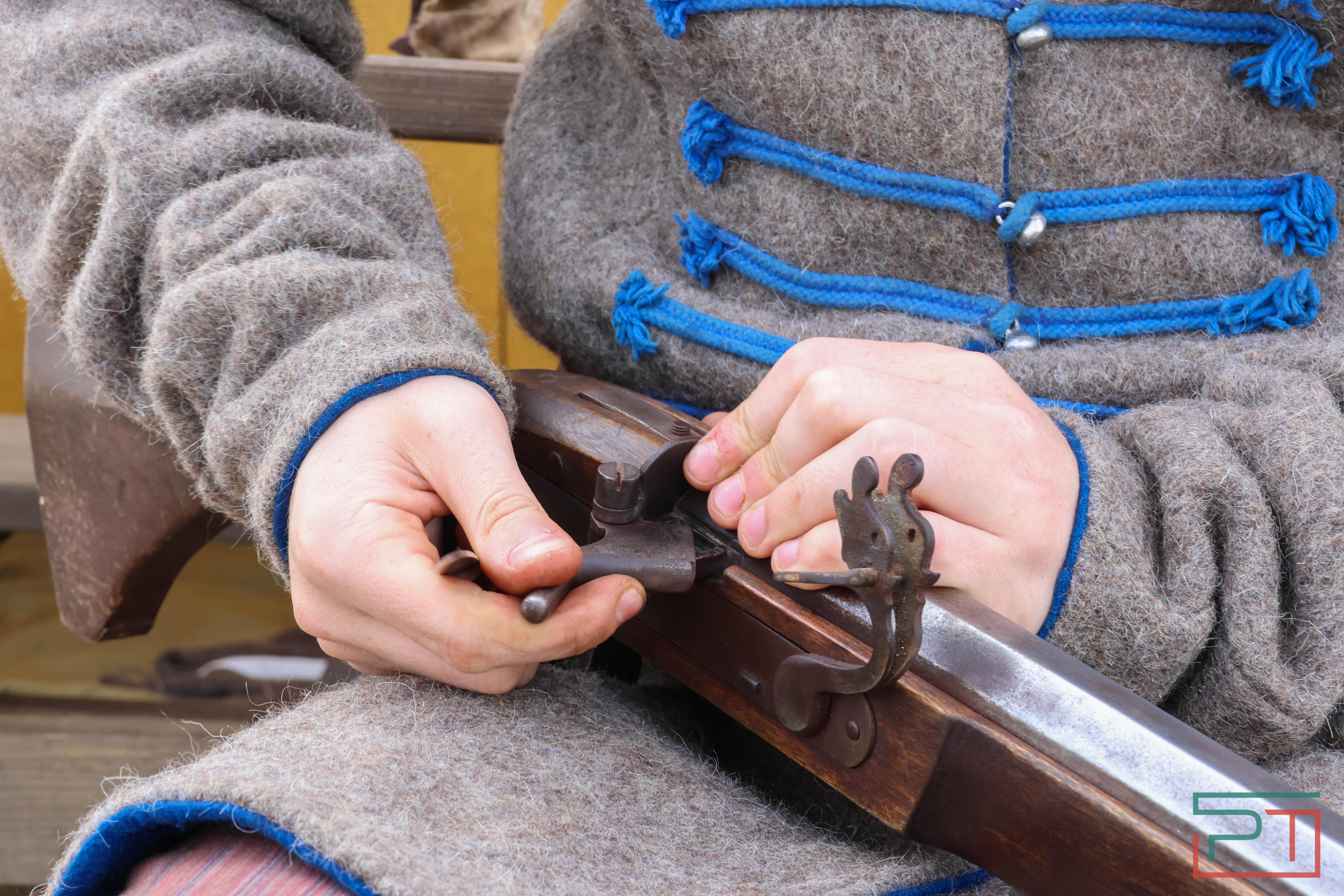 Постреляли из мушкета, погадали у шамана: в Болгаре прошел фестиваль «Путешествие в прошлое»
