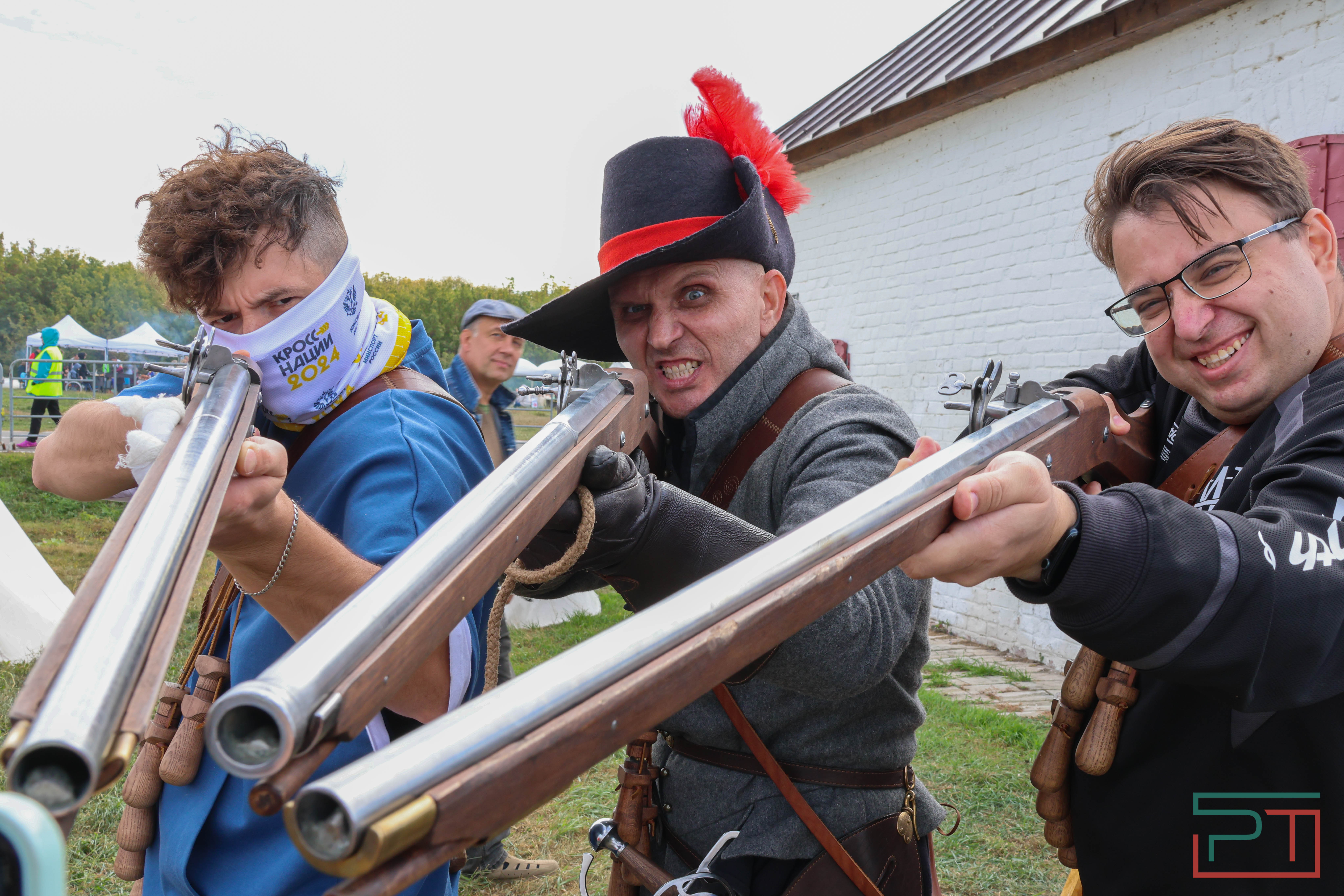 Постреляли из мушкета, погадали у шамана: в Болгаре прошел фестиваль «Путешествие в прошлое»