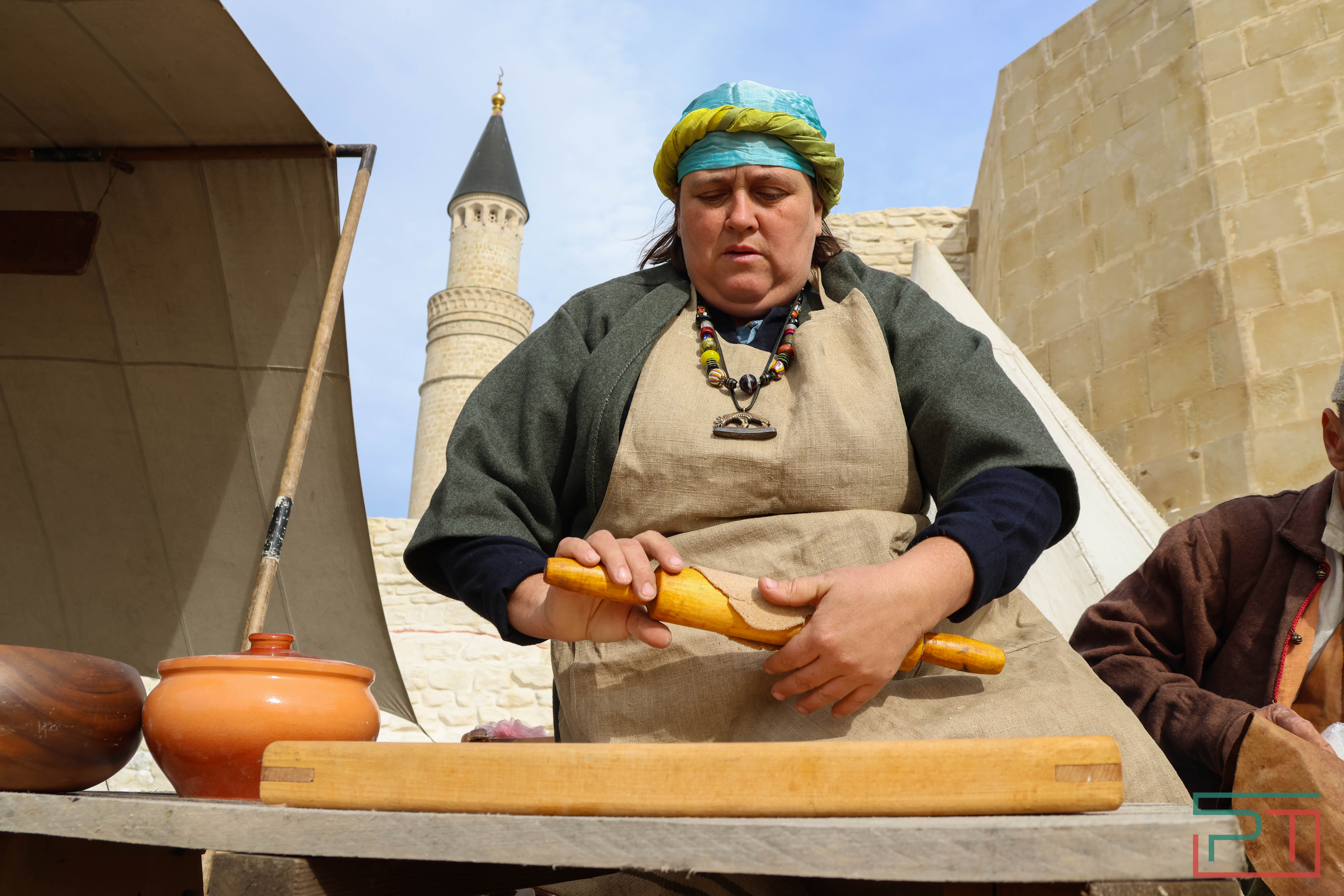 Постреляли из мушкета, погадали у шамана: в Болгаре прошел фестиваль «Путешествие в прошлое»