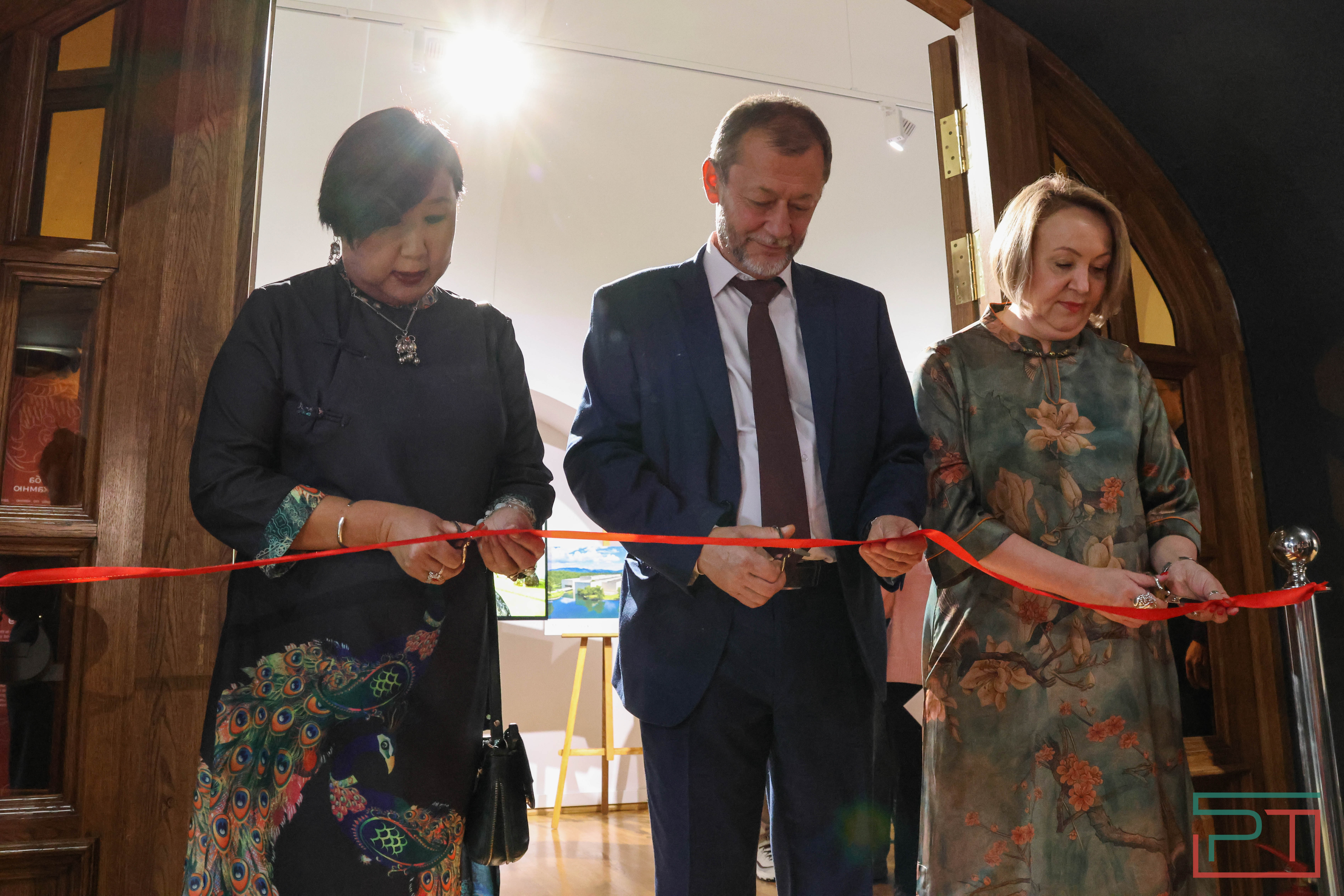 Выставка о китайской культуре открылась в Казани