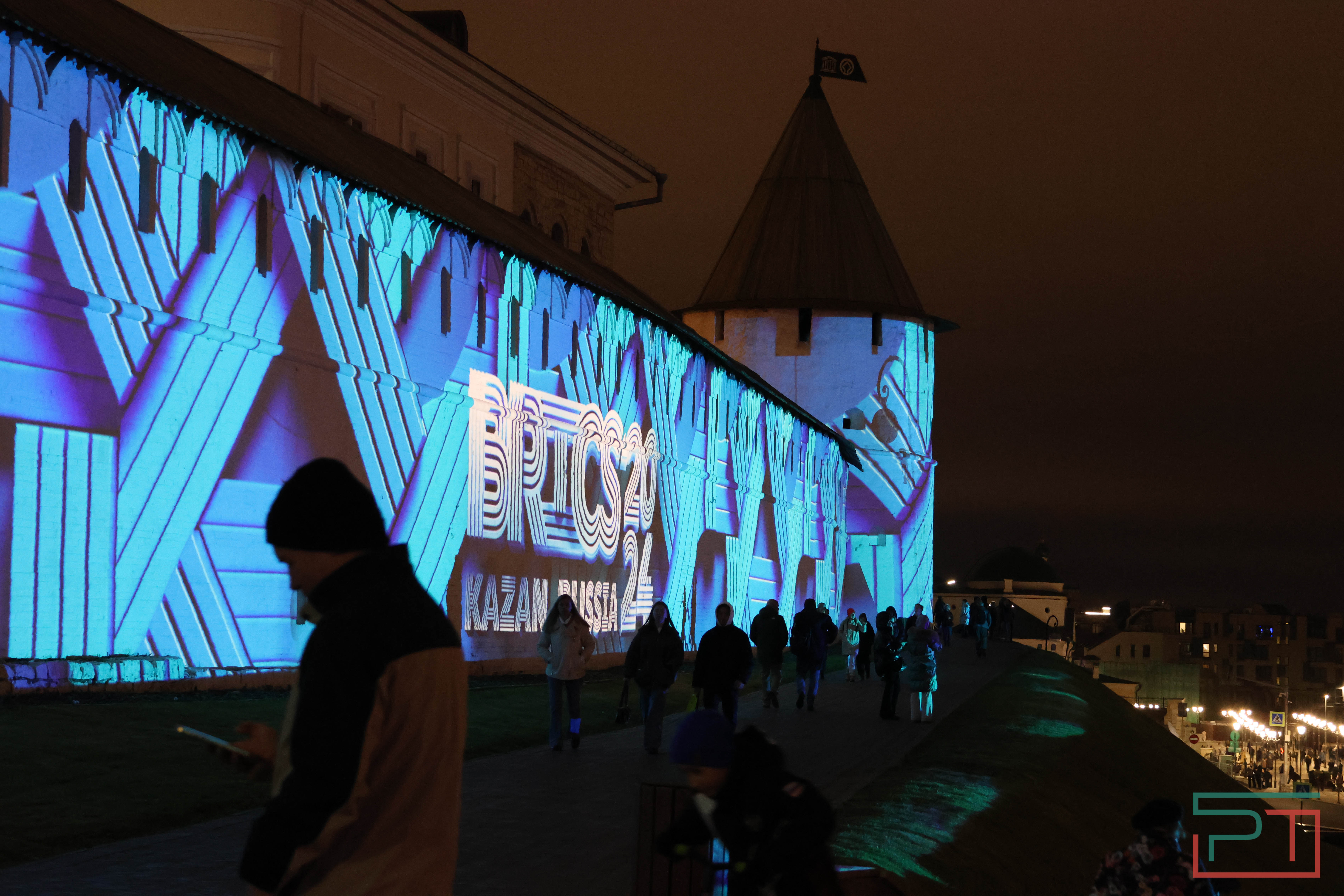 Световое шоу на стенах Казанского Кремля