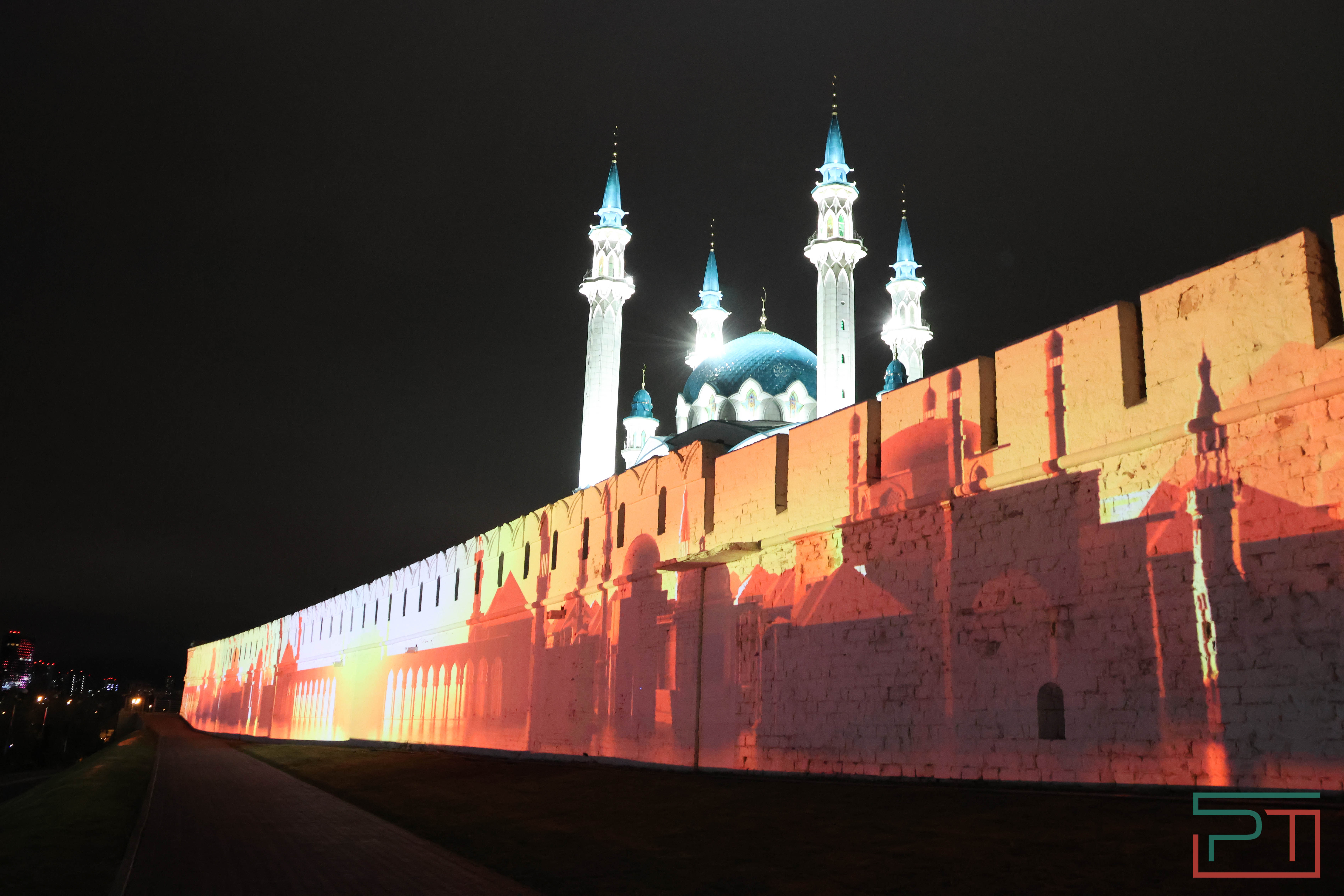 Световое шоу на стенах Казанского Кремля