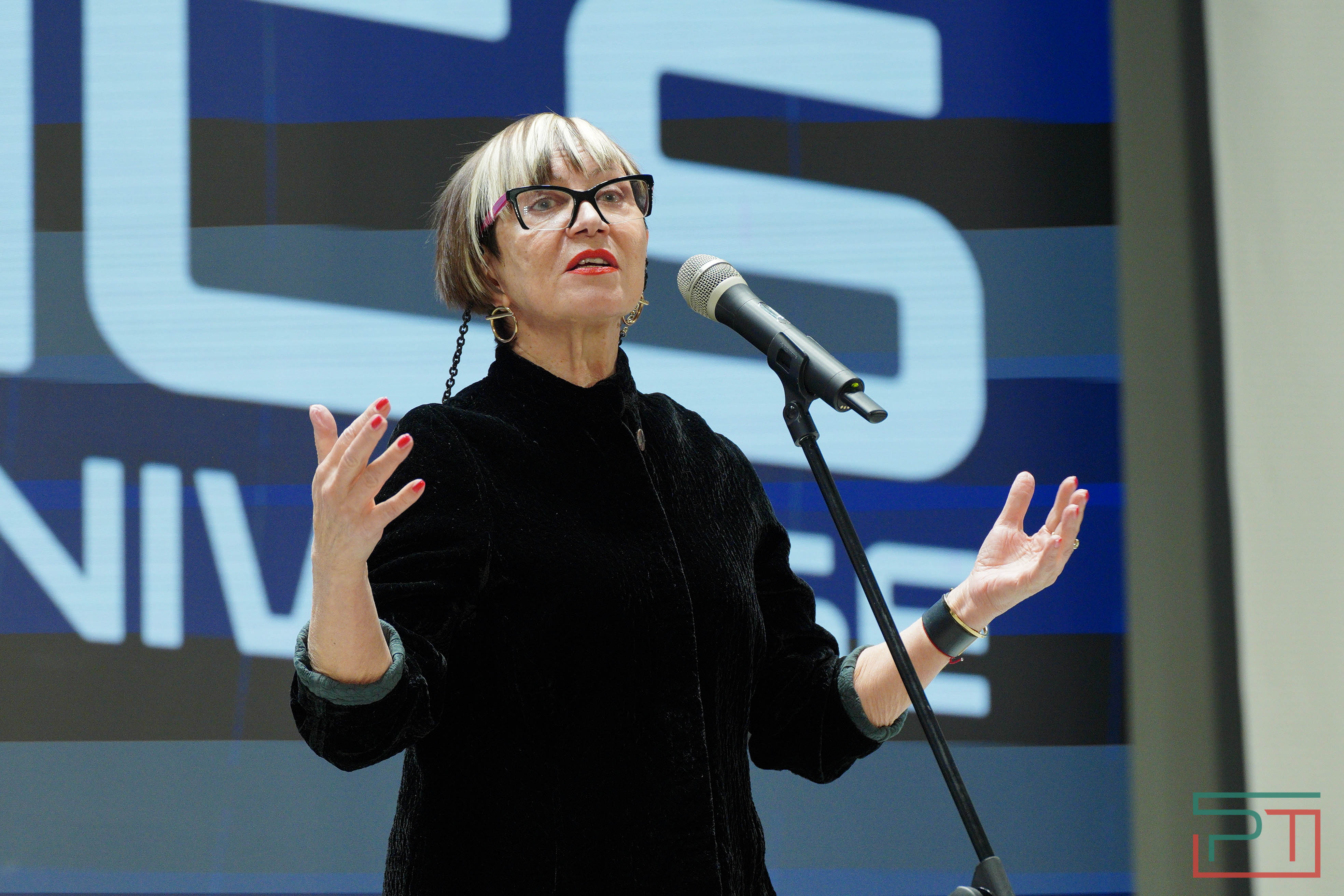 В Казани открылась фотовыставка «Вселенная БРИКС»