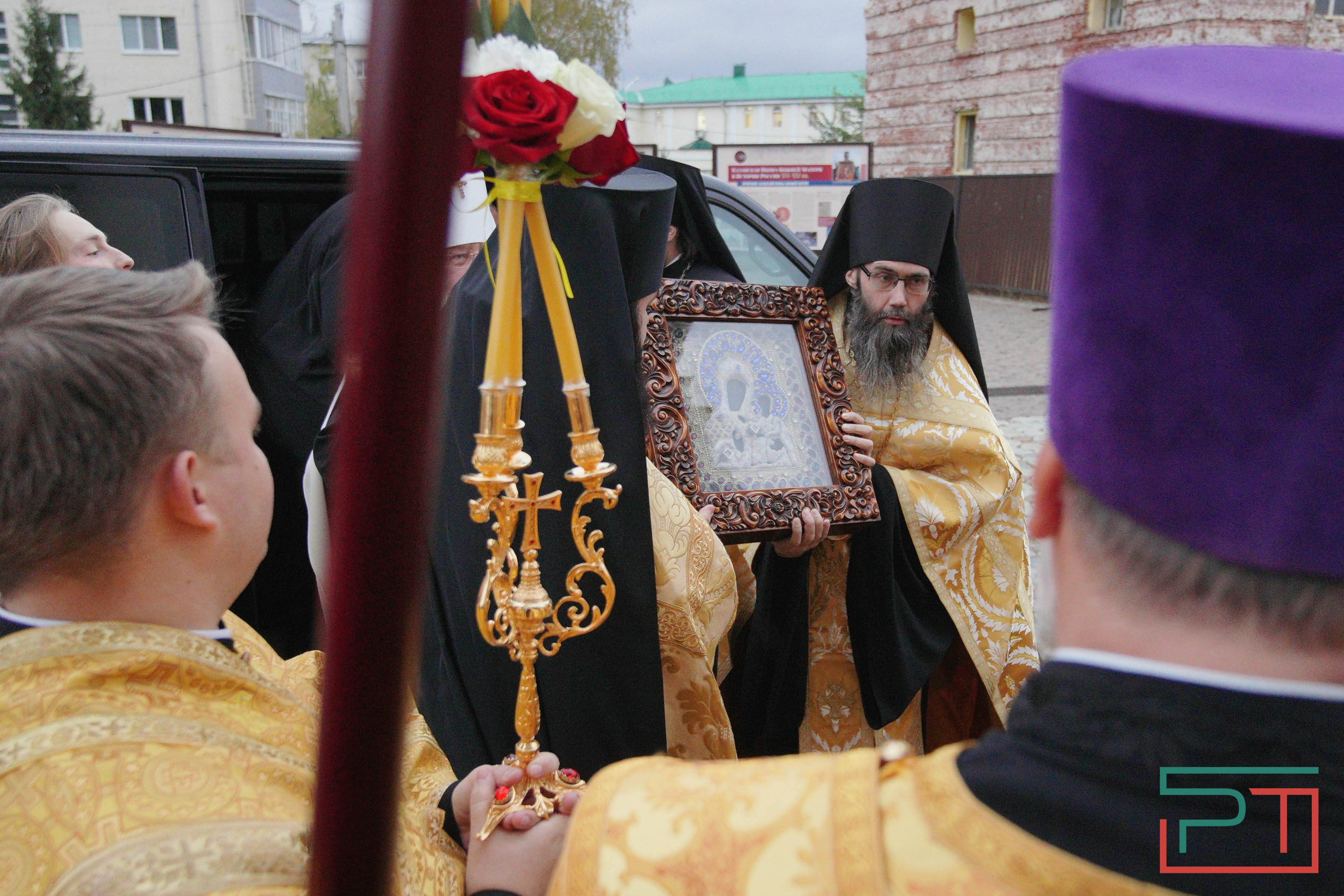 В Казанский собор доставили Седмиезерную икону