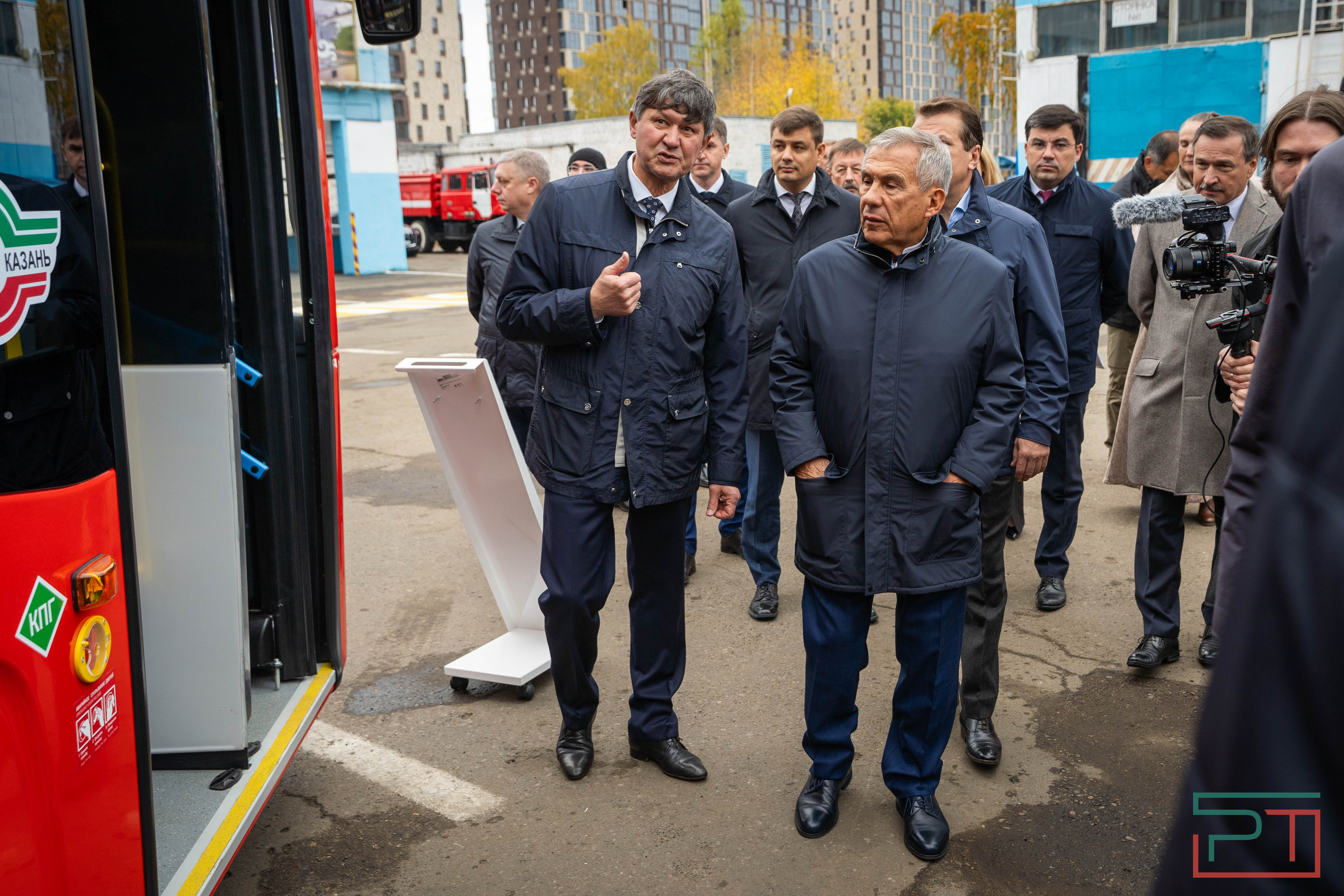 Минниханову показали 65 новых автобусов