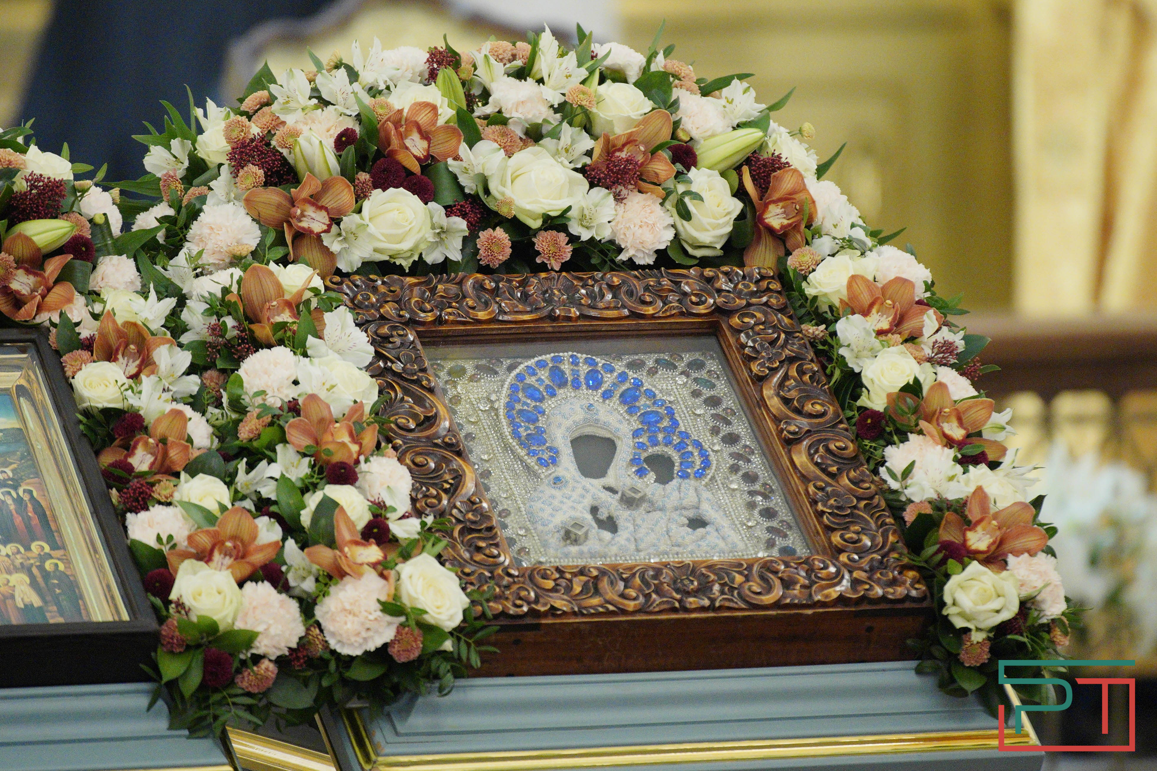 В Казанский собор доставили Седмиезерную икону