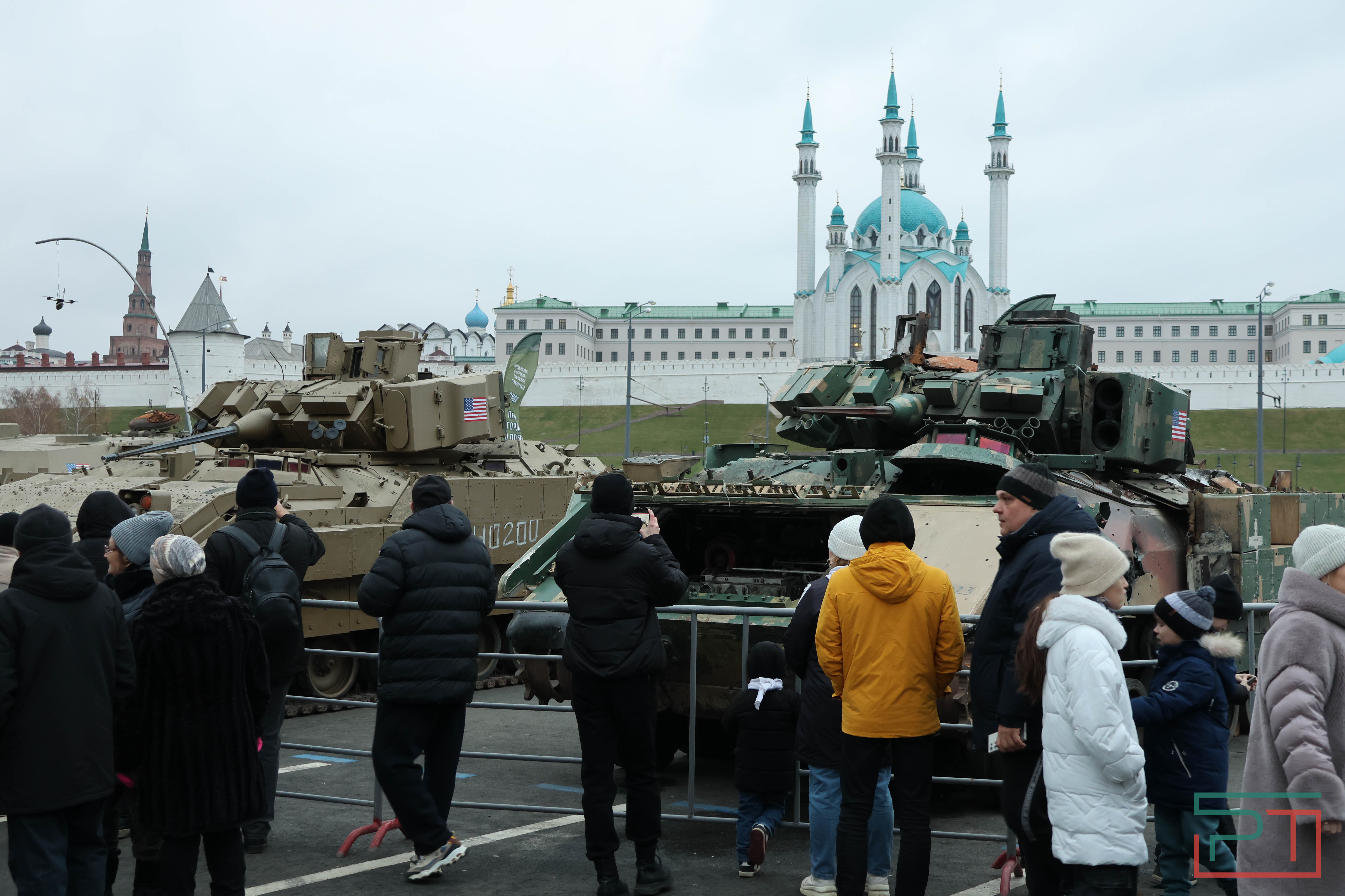 Abrams, Marder, Bradley: под стенами Казанского Кремля открылась выставка трофейной техники