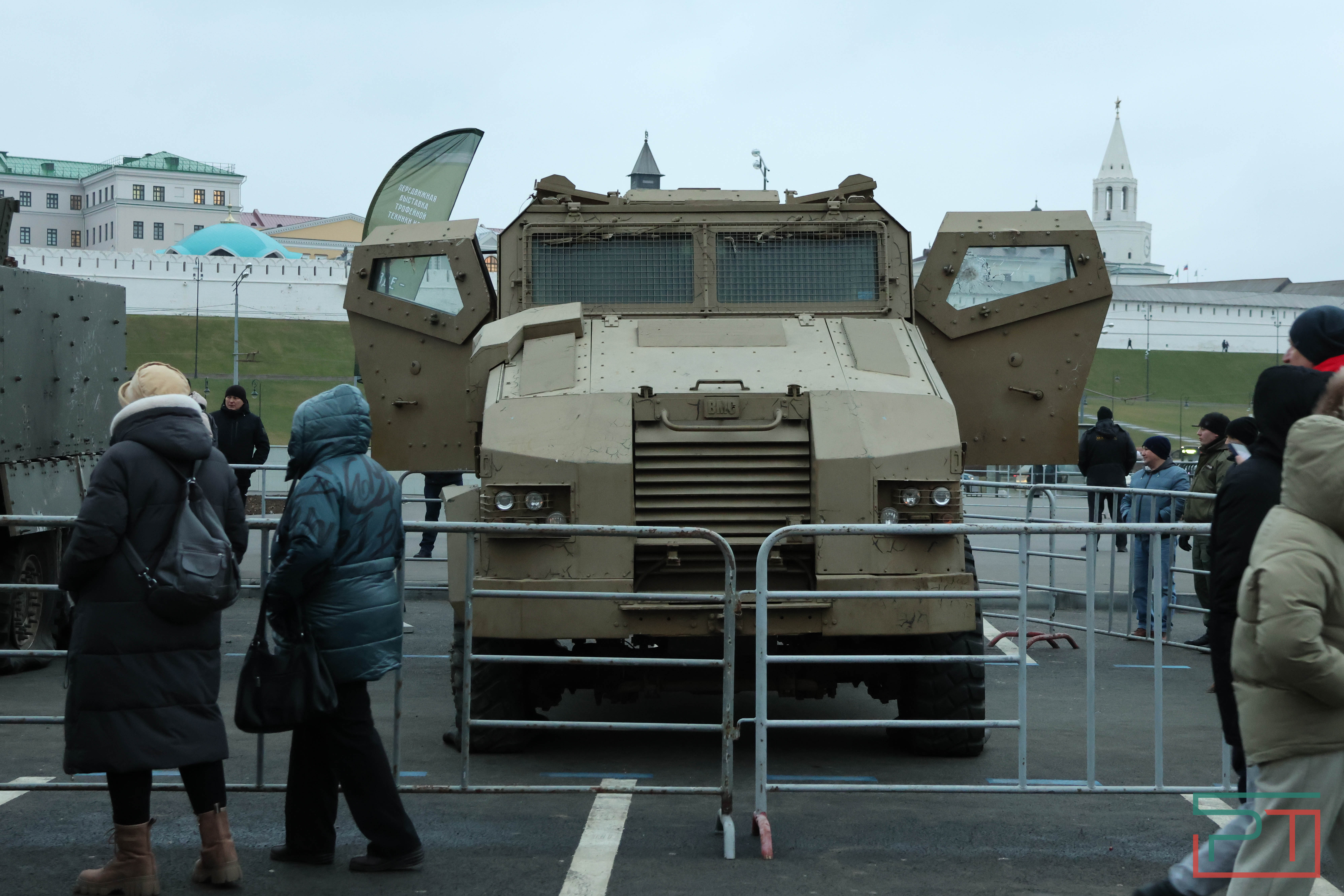 Abrams, Marder, Bradley: под стенами Казанского Кремля открылась выставка трофейной техники