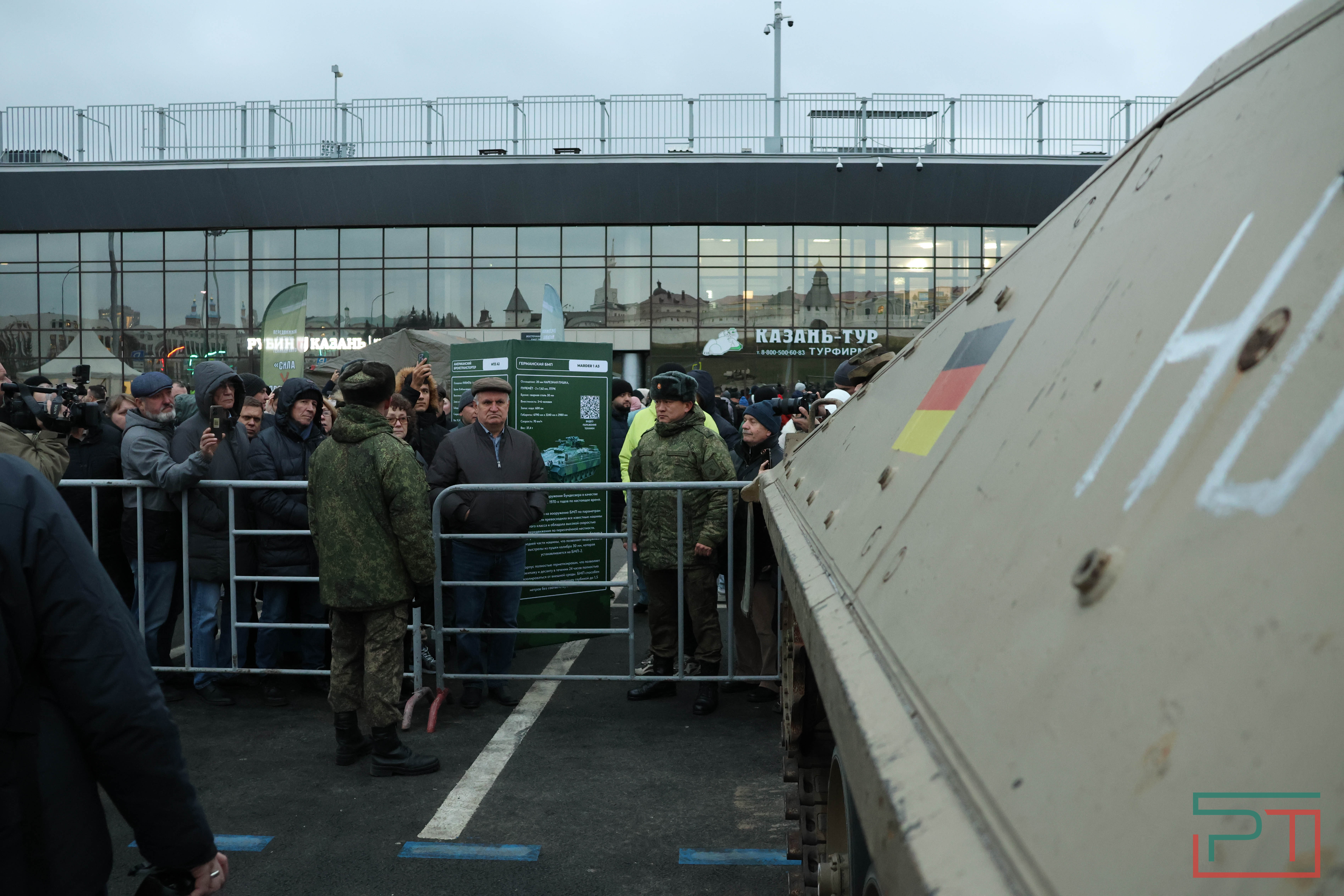 Abrams, Marder, Bradley: под стенами Казанского Кремля открылась выставка трофейной техники