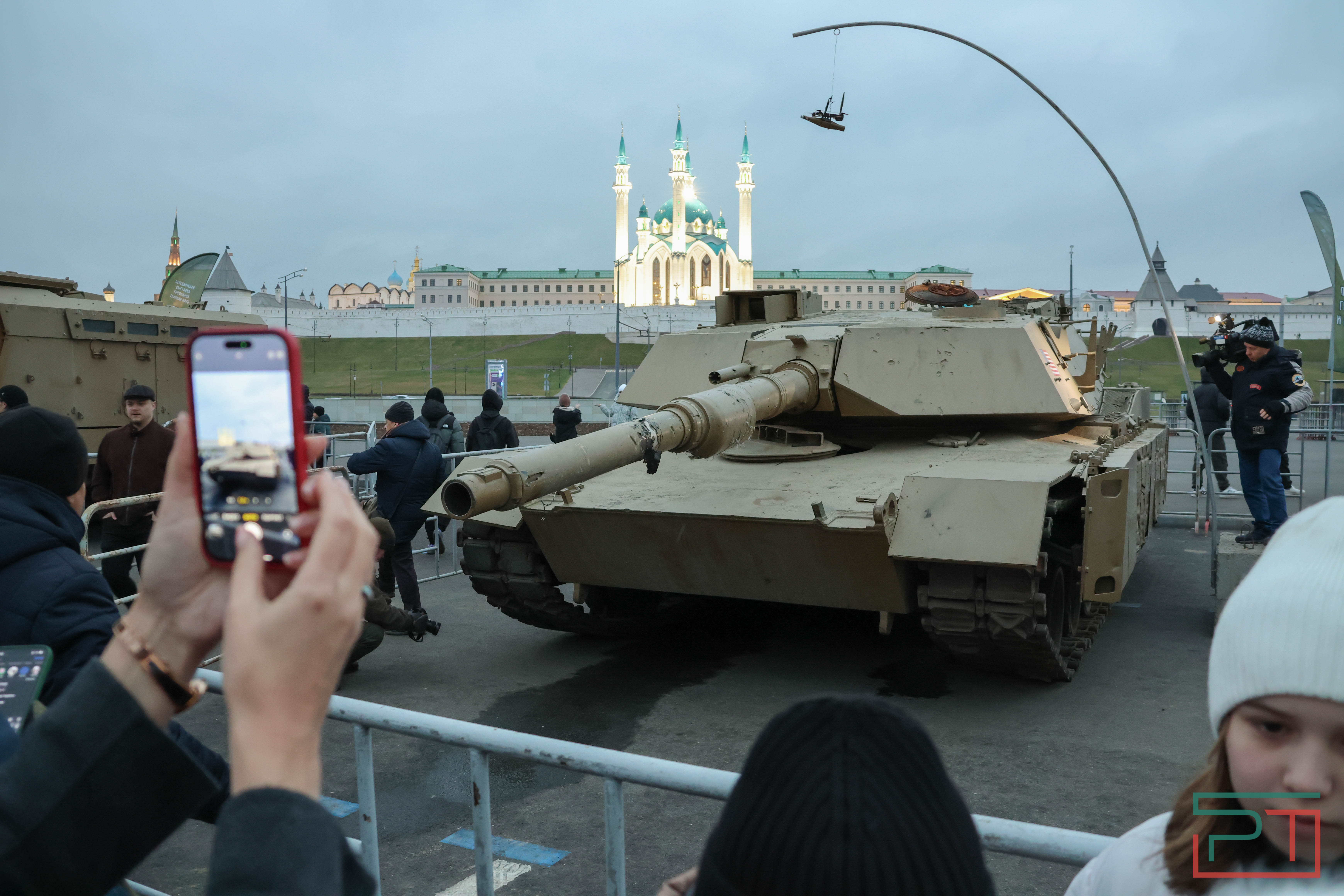 Abrams, Marder, Bradley: под стенами Казанского Кремля открылась выставка трофейной техники