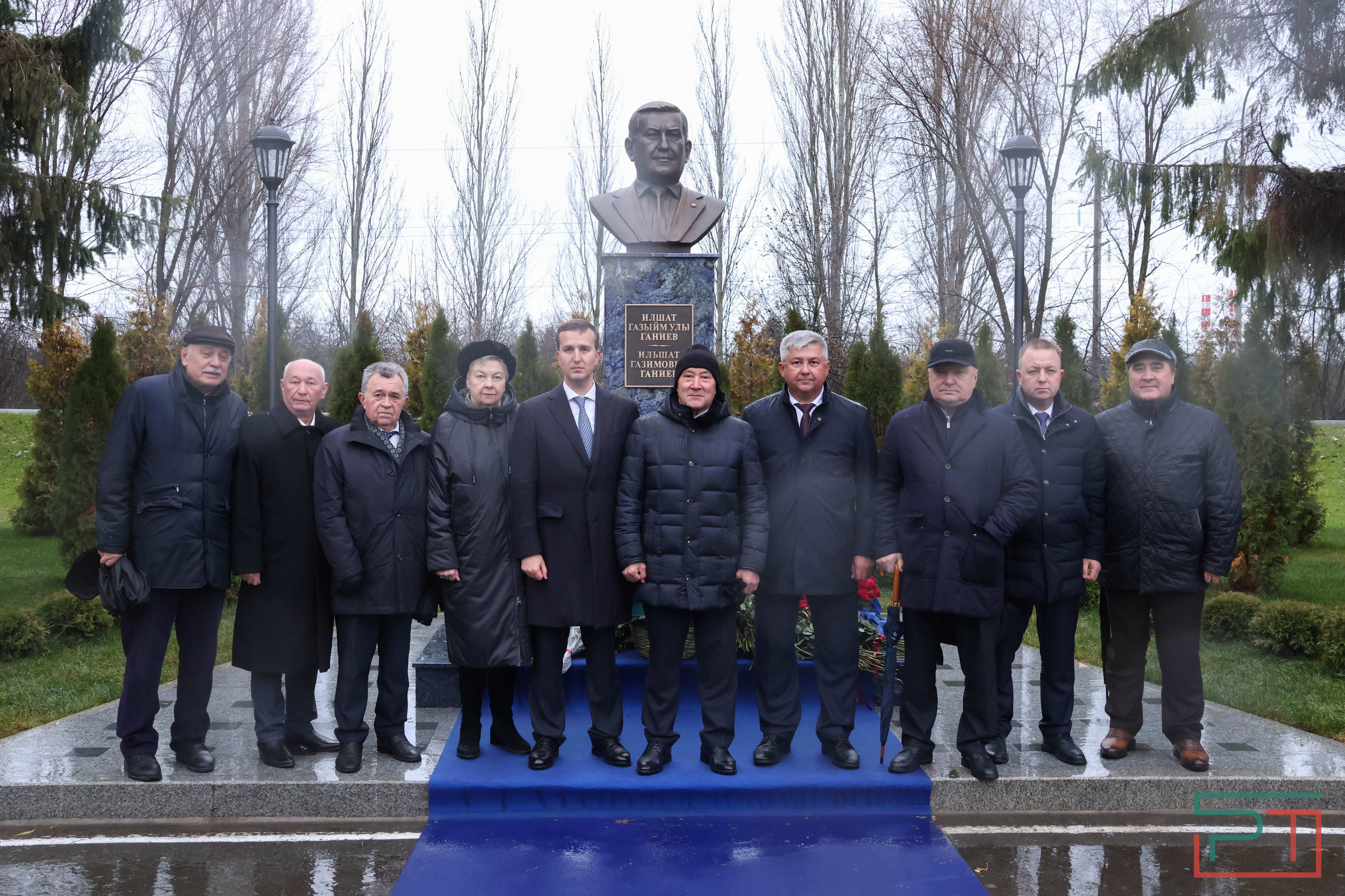 Открытие бюста Ганиева